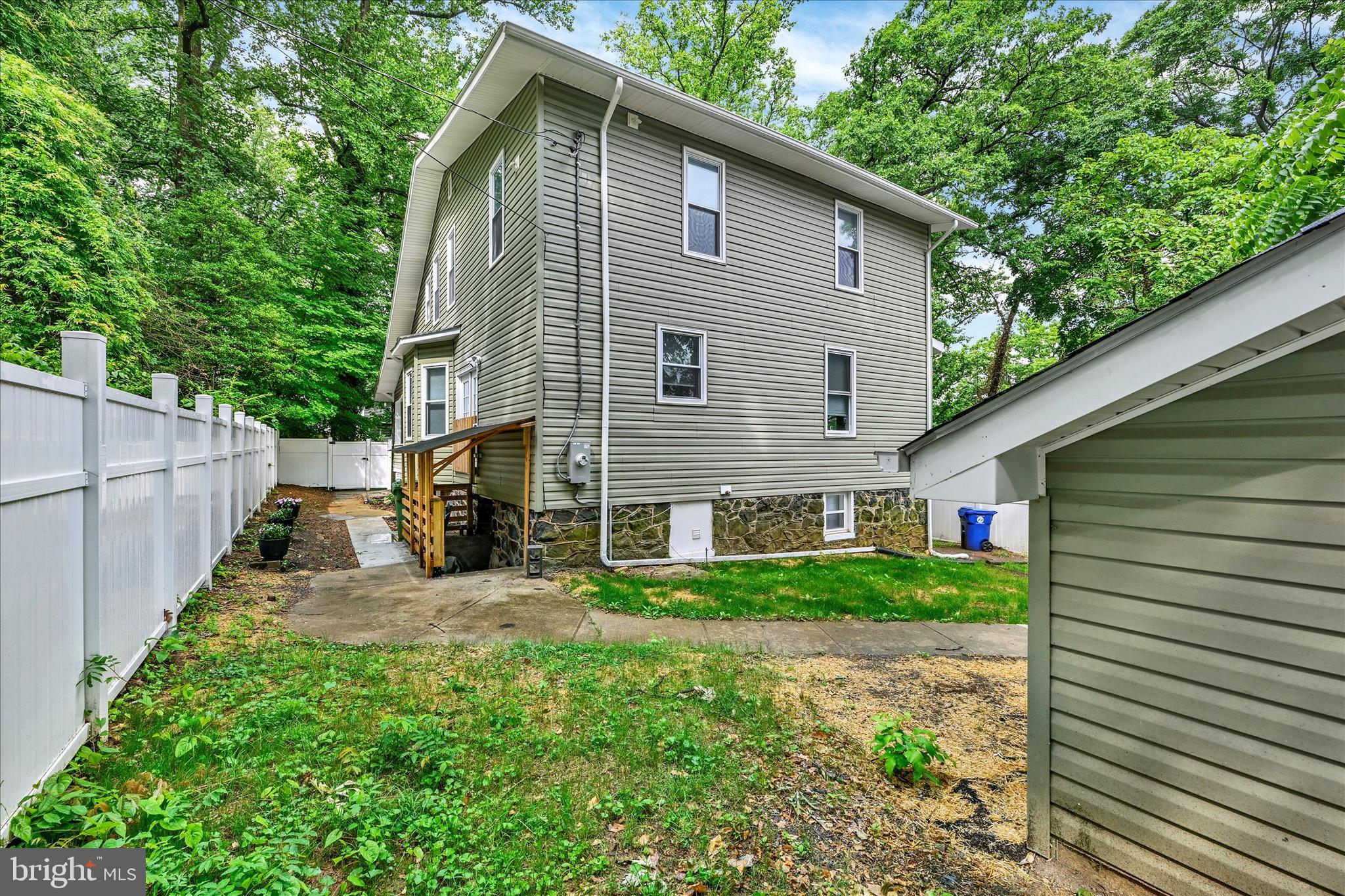 WINDSOR HILLS - Residential