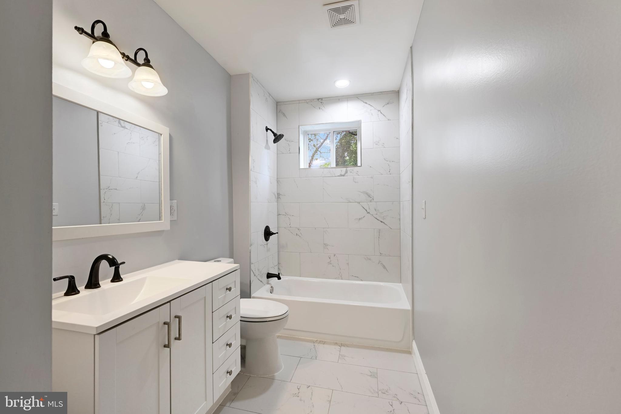 WINDSOR HILLS - Residential