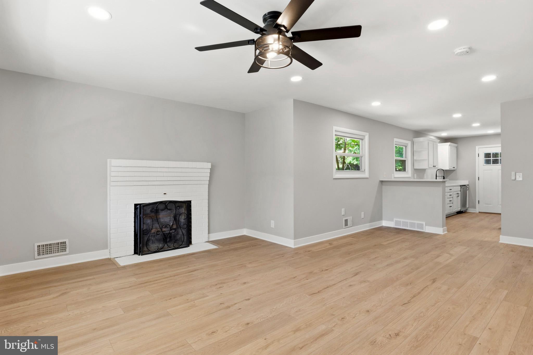 GARWYN OAKS - Residential