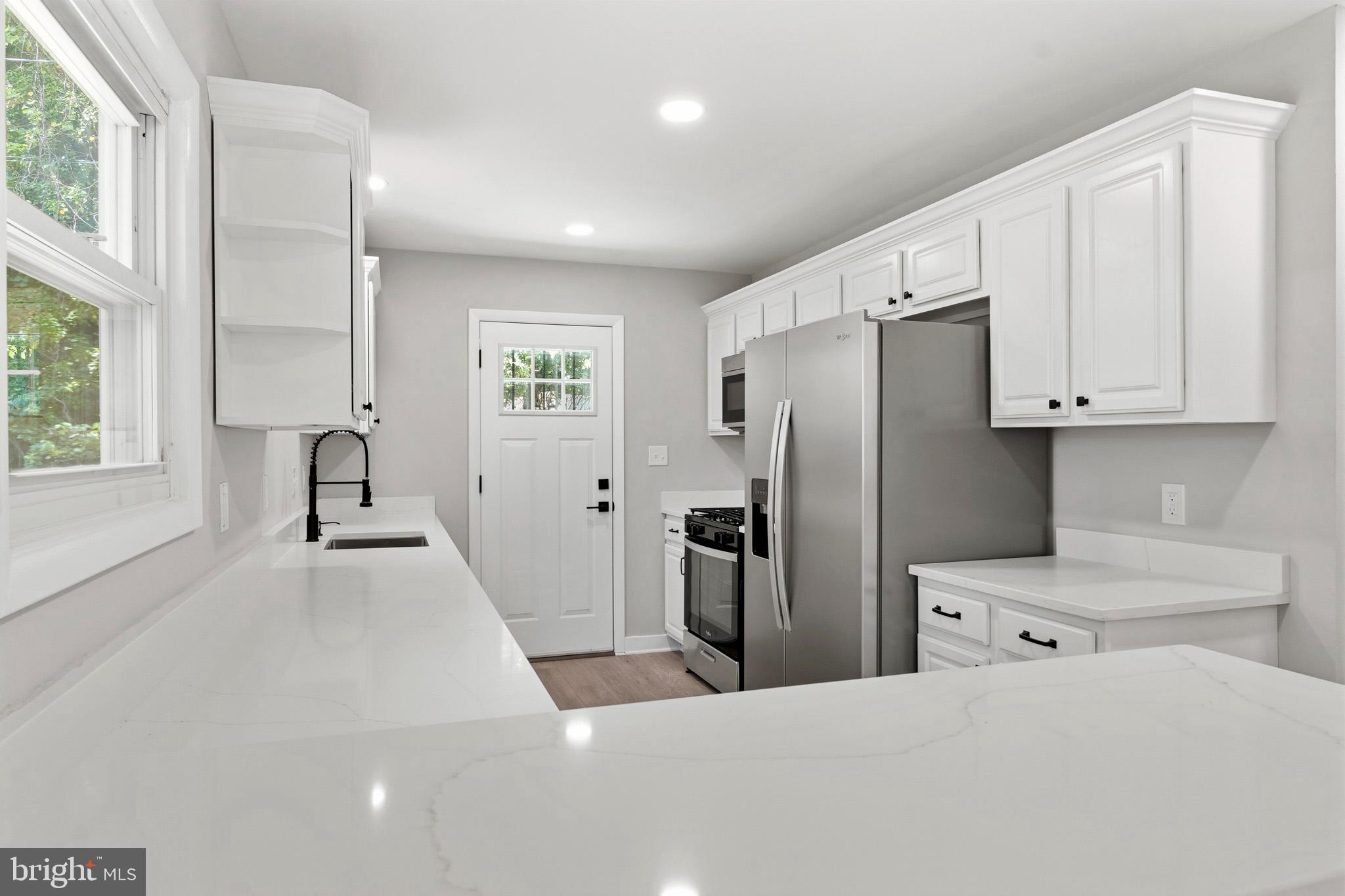 GARWYN OAKS - Residential
