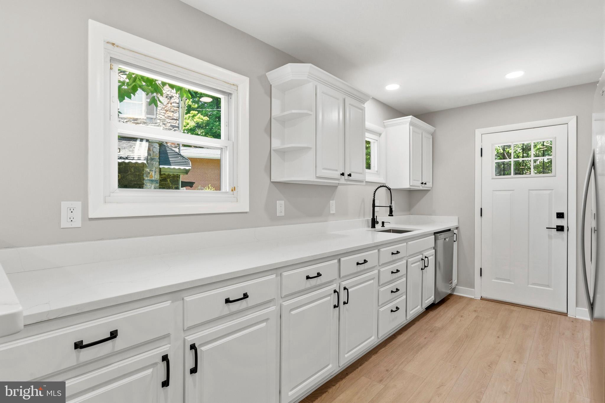 GARWYN OAKS - Residential