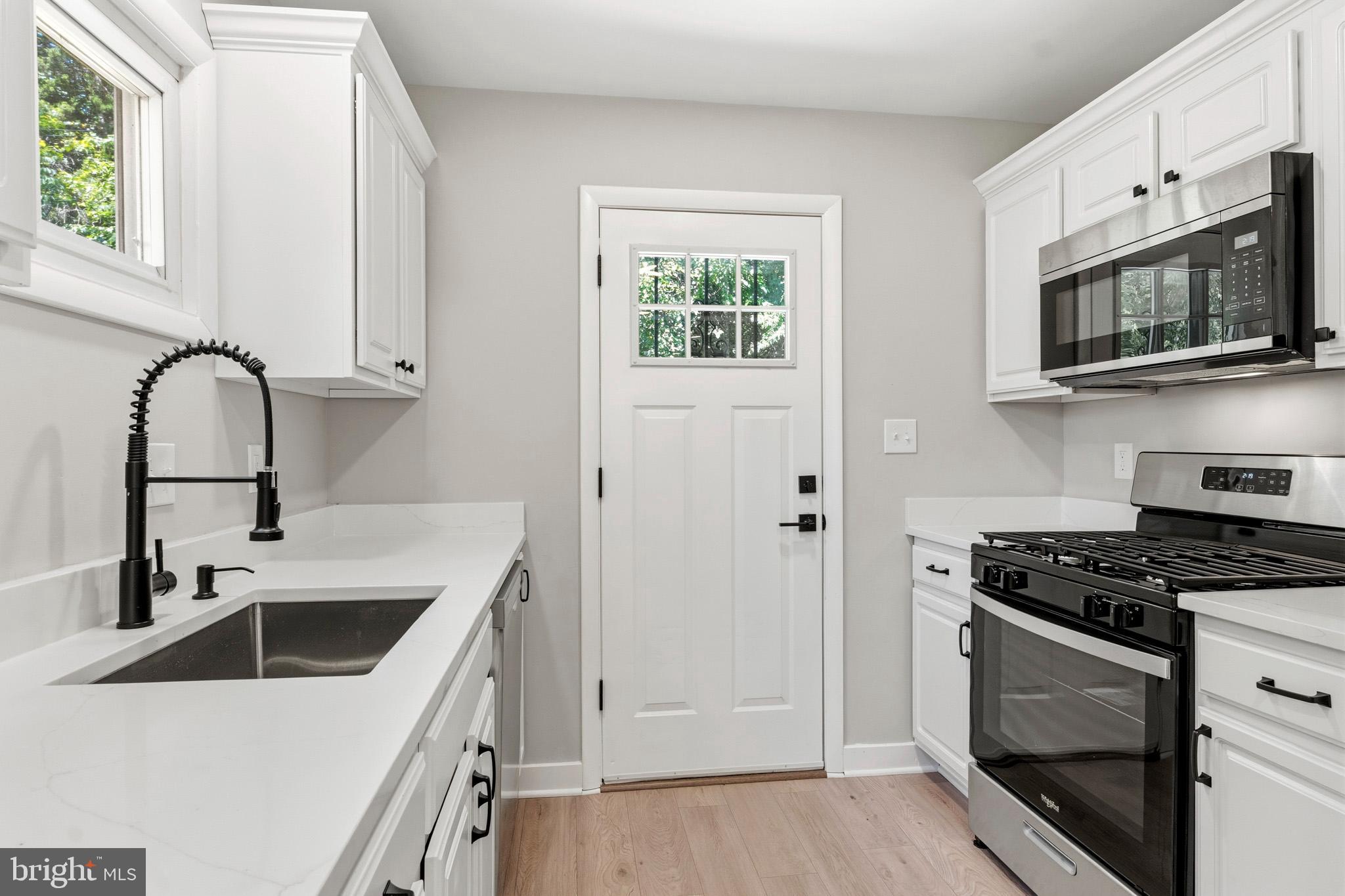 GARWYN OAKS - Residential