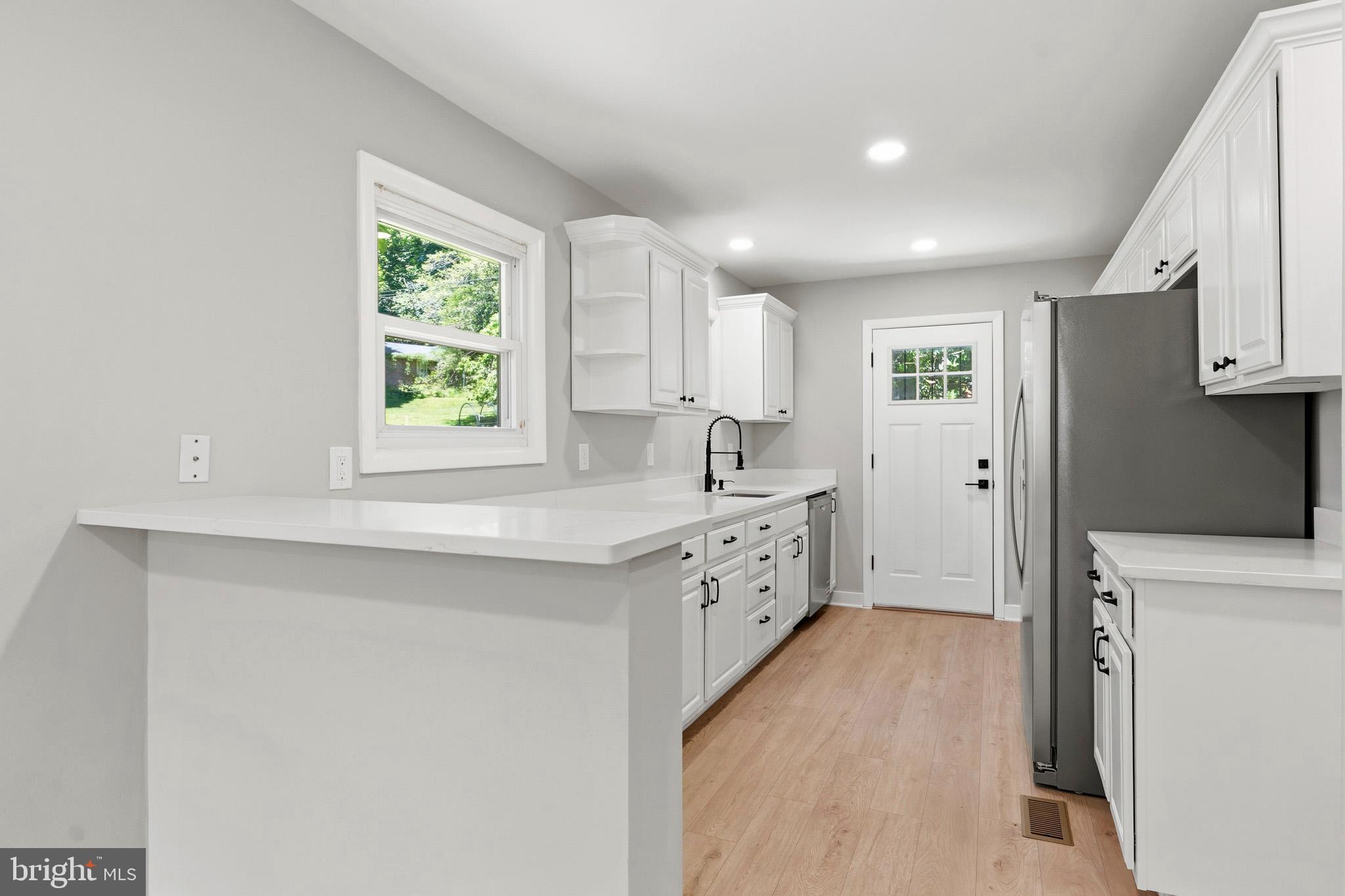 GARWYN OAKS - Residential
