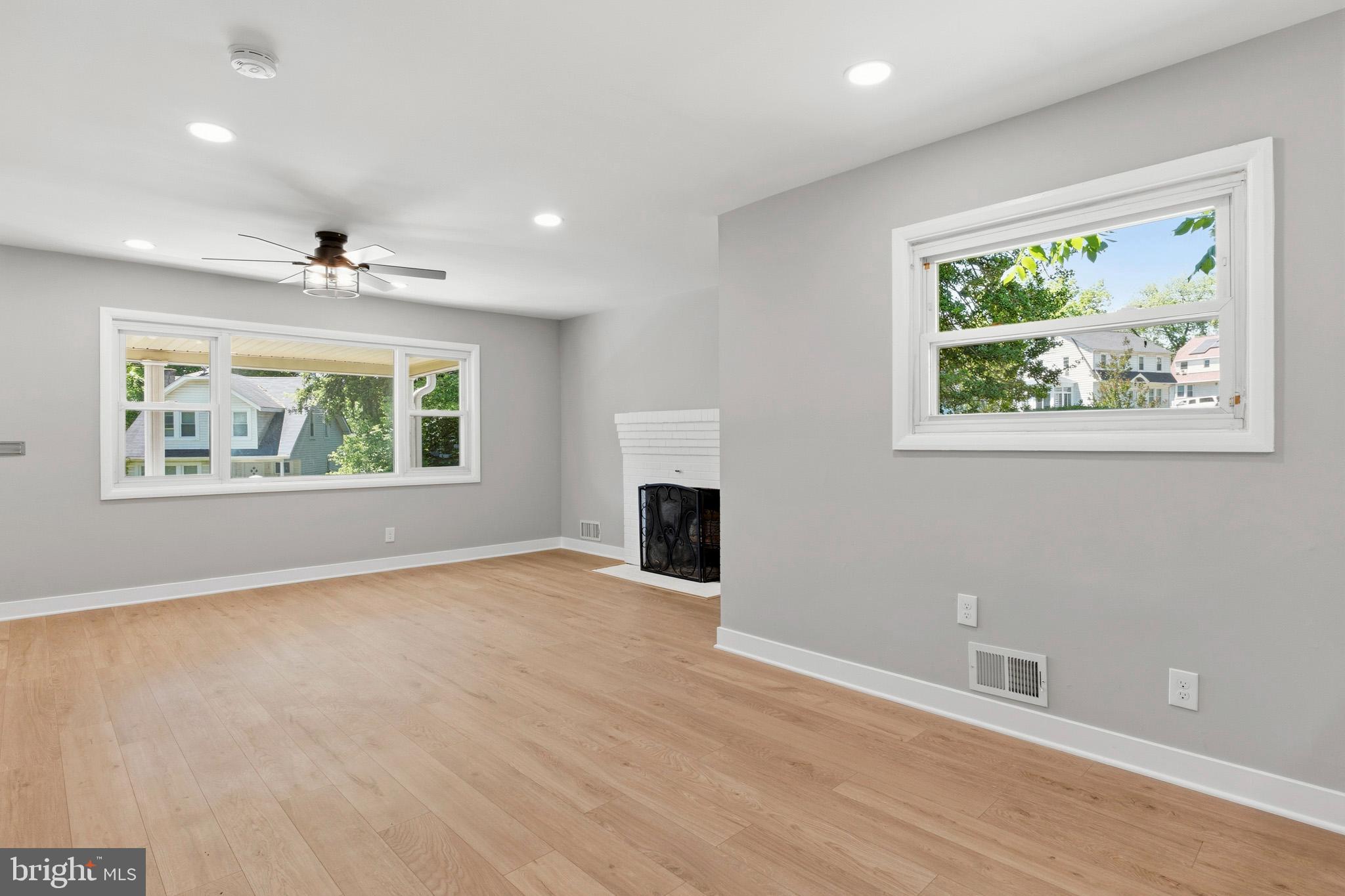 GARWYN OAKS - Residential