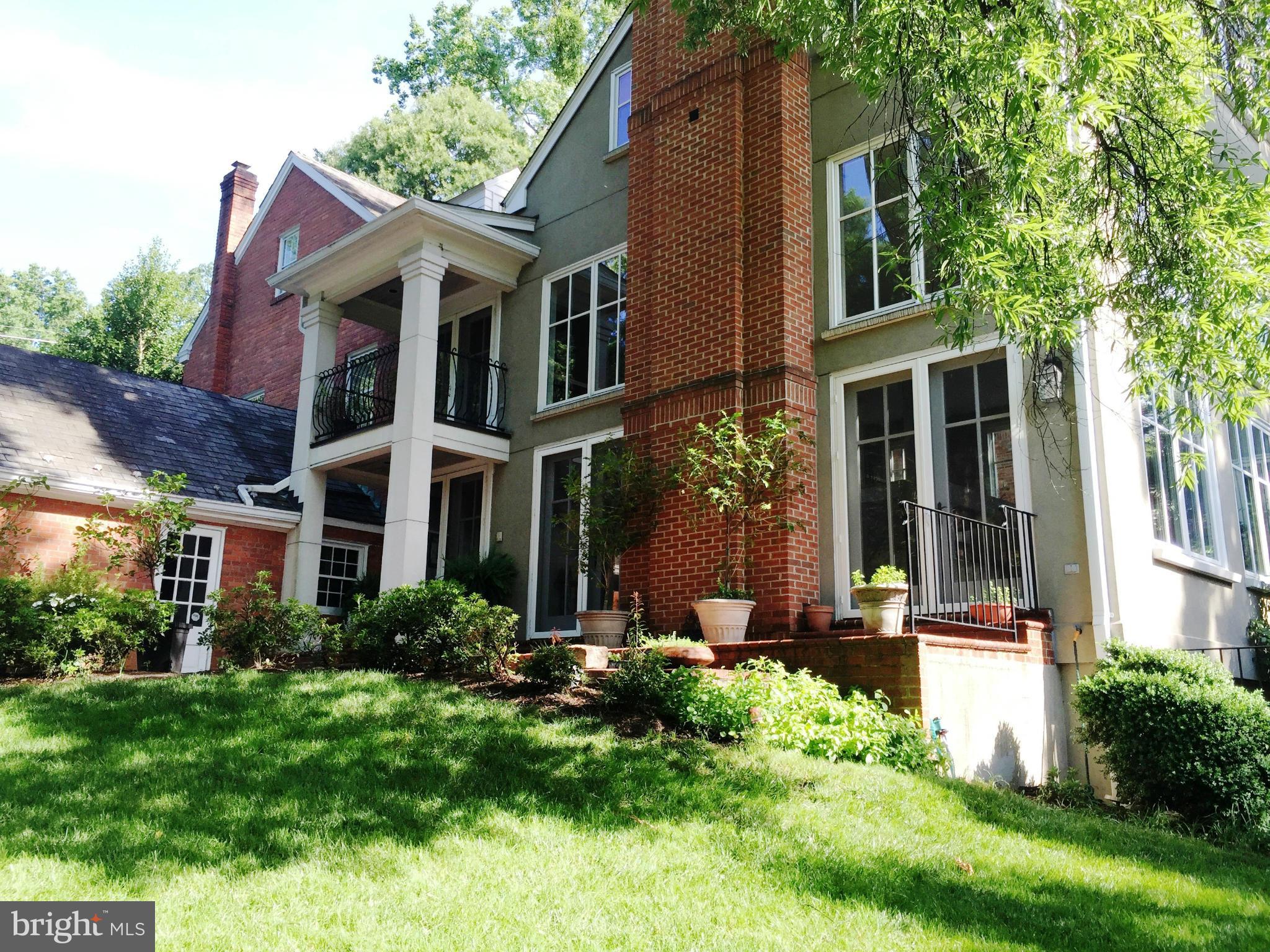 THIS WARM AND INVITING HOME COMBINES THE CHARM OF A CLASSIC 1932 BELLE HAVEN HOME WITH THE PIZAZZ AND SOPHISTICATION OF A SPECTACULAR 2000 TWO STORY GLASS ADDITION WITH  A FABULOUS GREAT ROOM AND GOURMET KITCHEN WITH SOARING 17 FOOT CEILINGS, TUMBLED MARBLED FLOORS AND HUGE BEAUTIFUL FIREPLACE. THIS IS THE DREAM HOME FOR THE DISCRIMINATING PURCHASER WHO LOVES TO COOK AND ENTERTAIN!