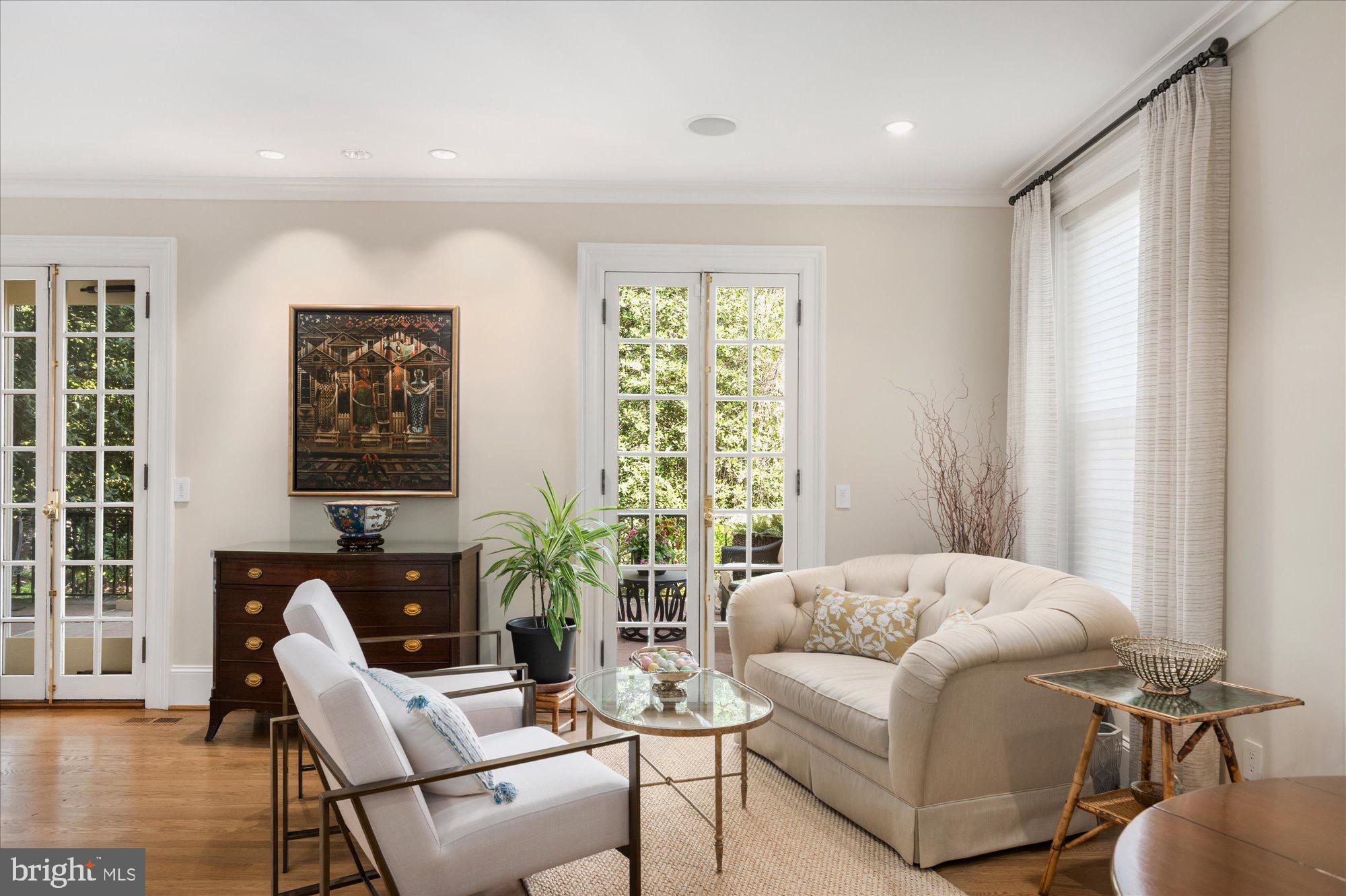 CLEVELAND PARK - Residential