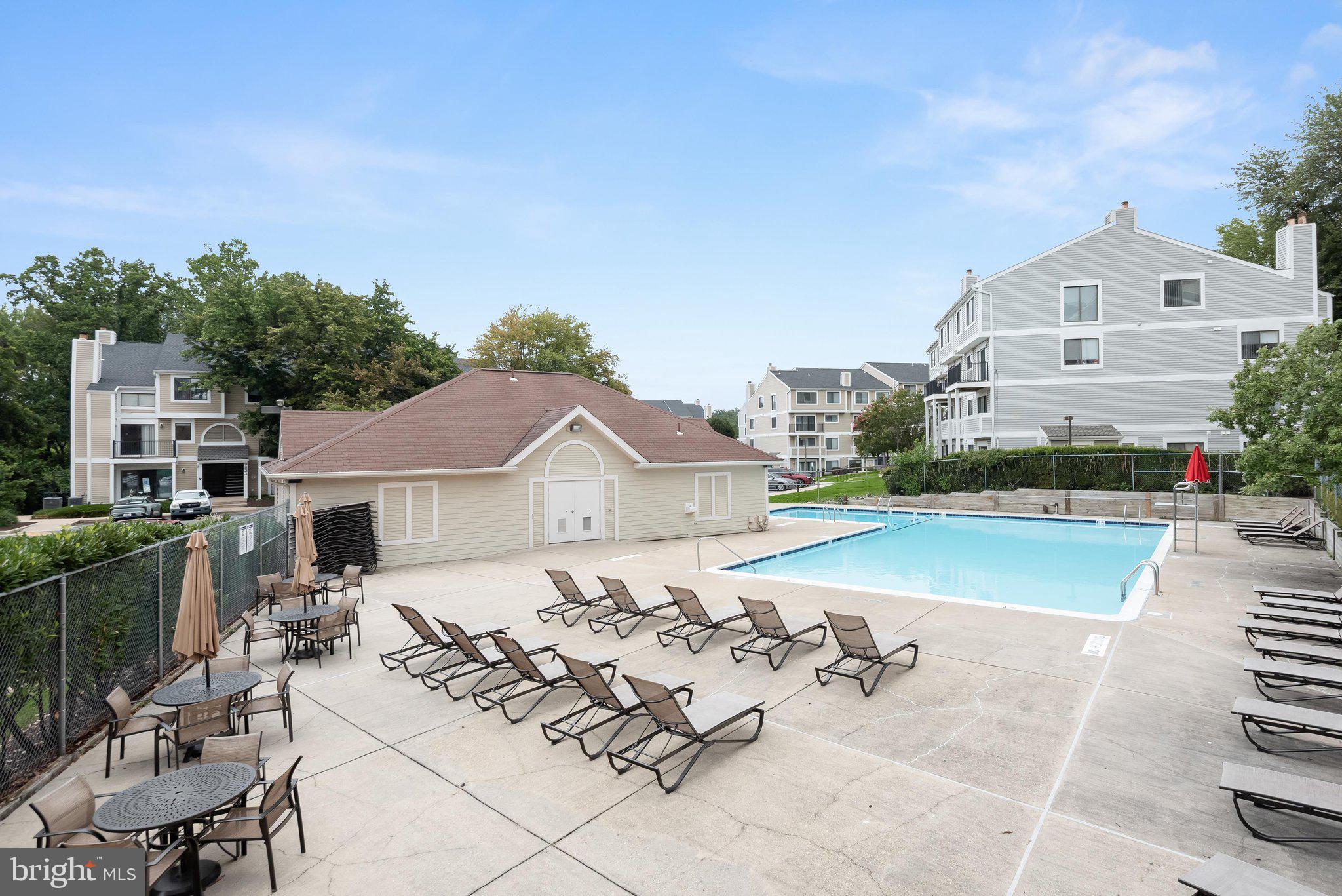 BRISTOL SQUARE - Residential