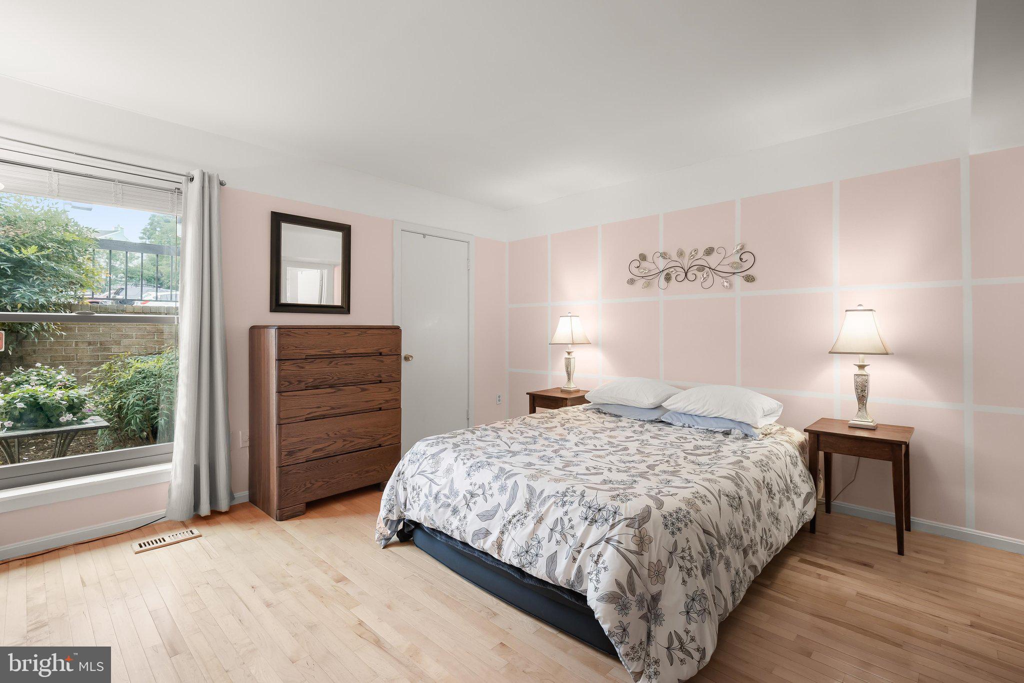 BRISTOL SQUARE - Residential
