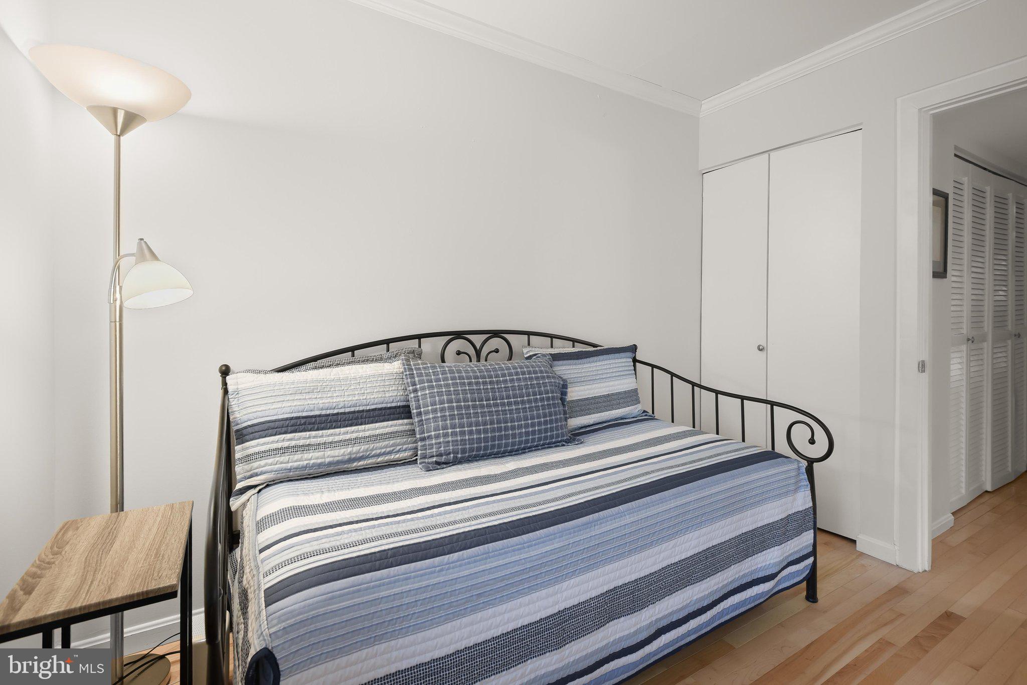 BRISTOL SQUARE - Residential