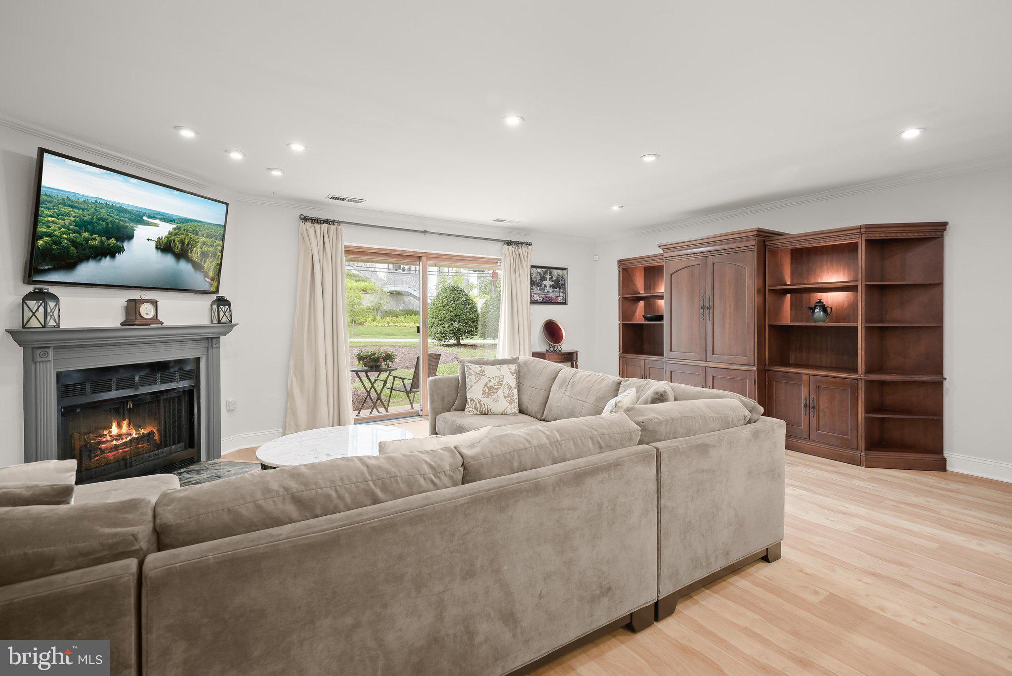 BRISTOL SQUARE - Residential