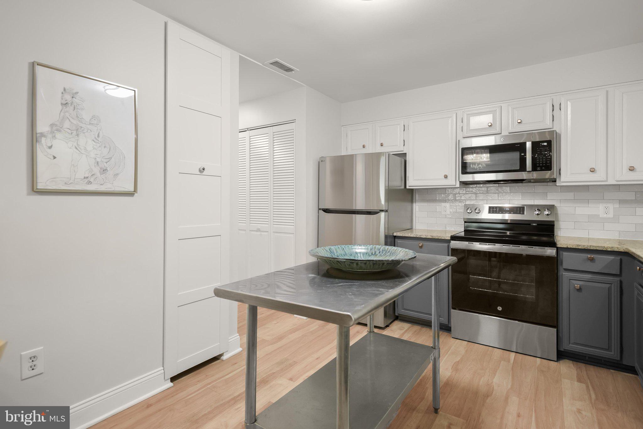 BRISTOL SQUARE - Residential