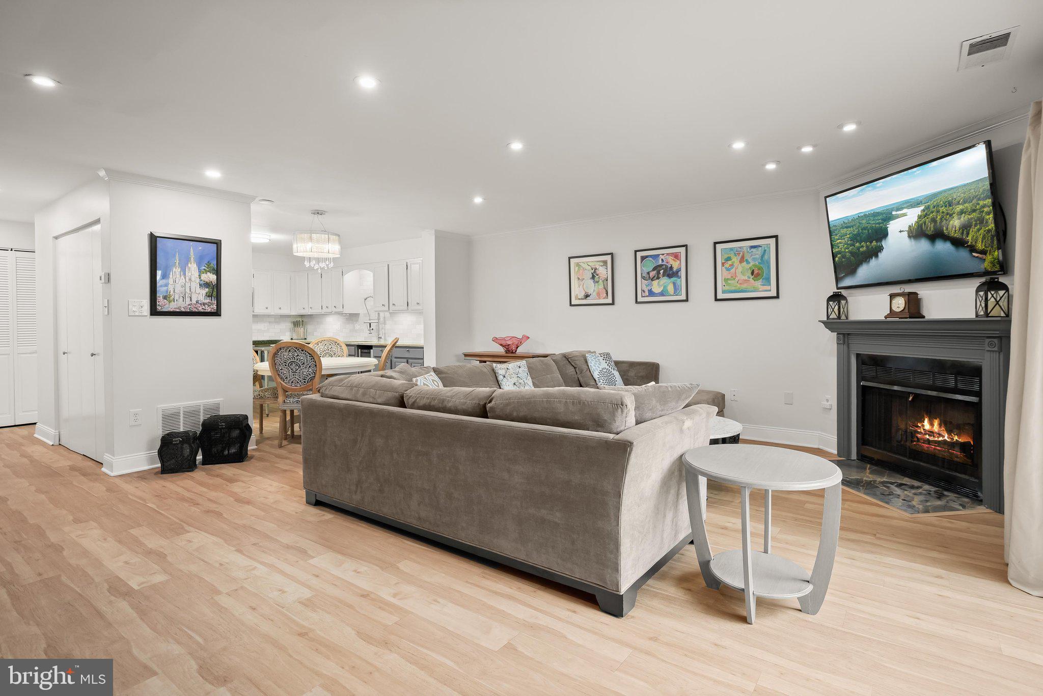 BRISTOL SQUARE - Residential