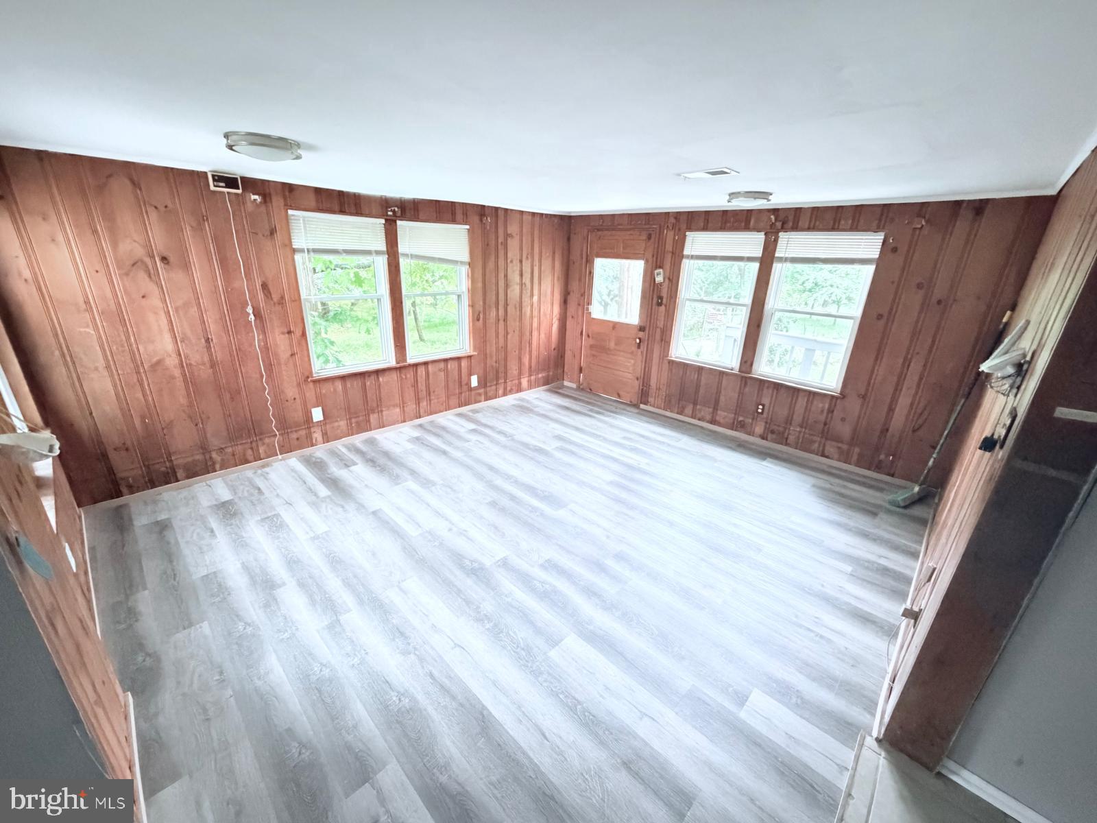 RIVER RIDGE ESTATES - Residential Lease