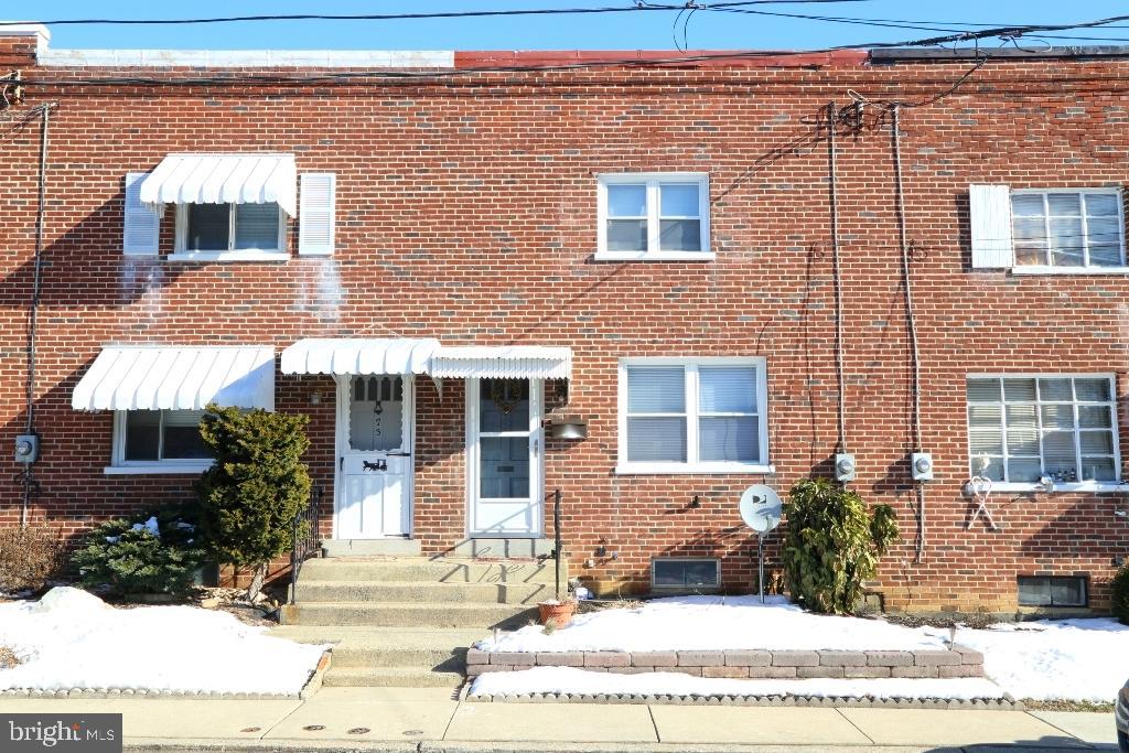 Shining and Spotless!  Better Homes & Gardens would love this, fresh paint, new flooring, newer windows, storm doors, appliances and more, bring your white gloves.