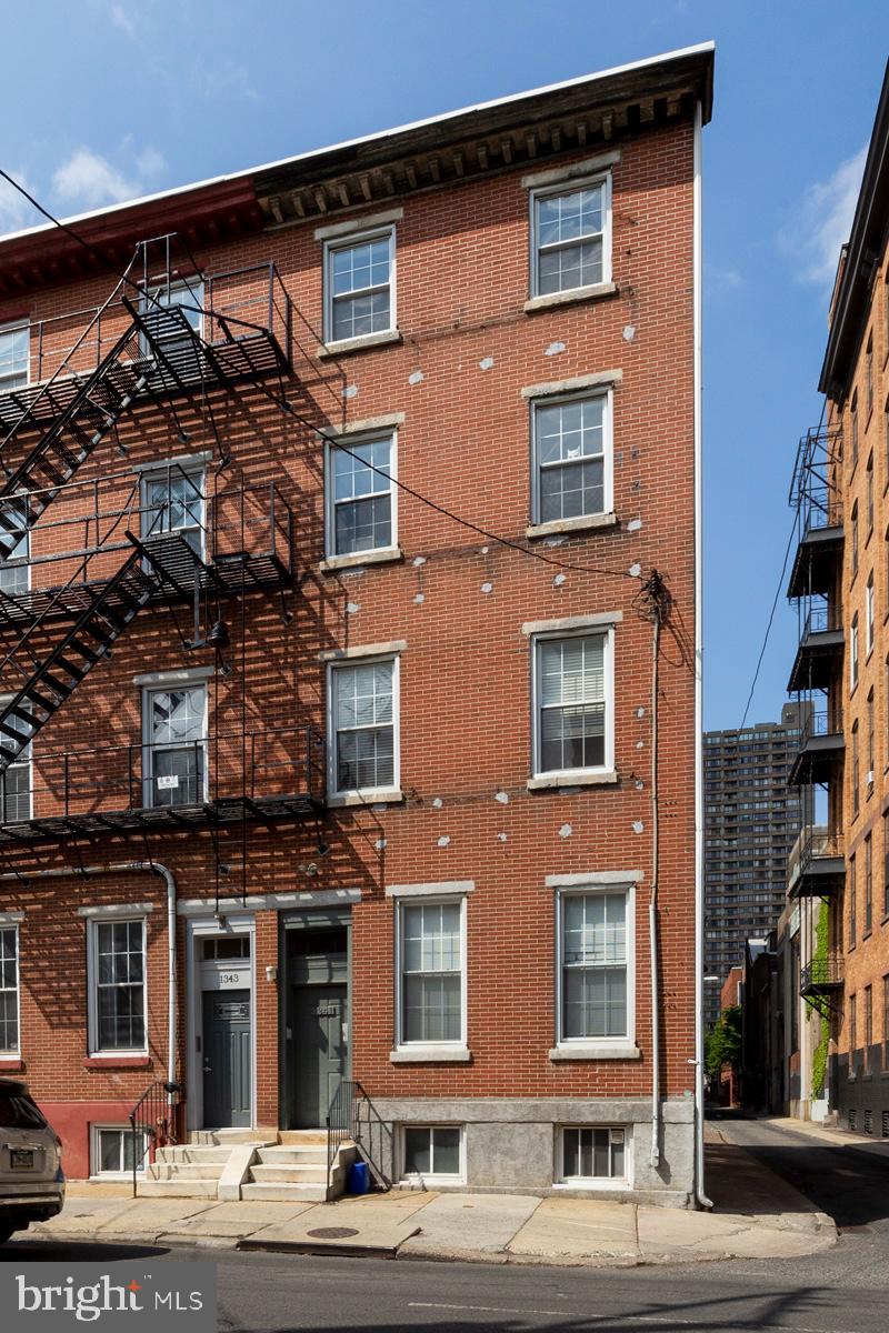 WASHINGTON SQ WEST - Residential