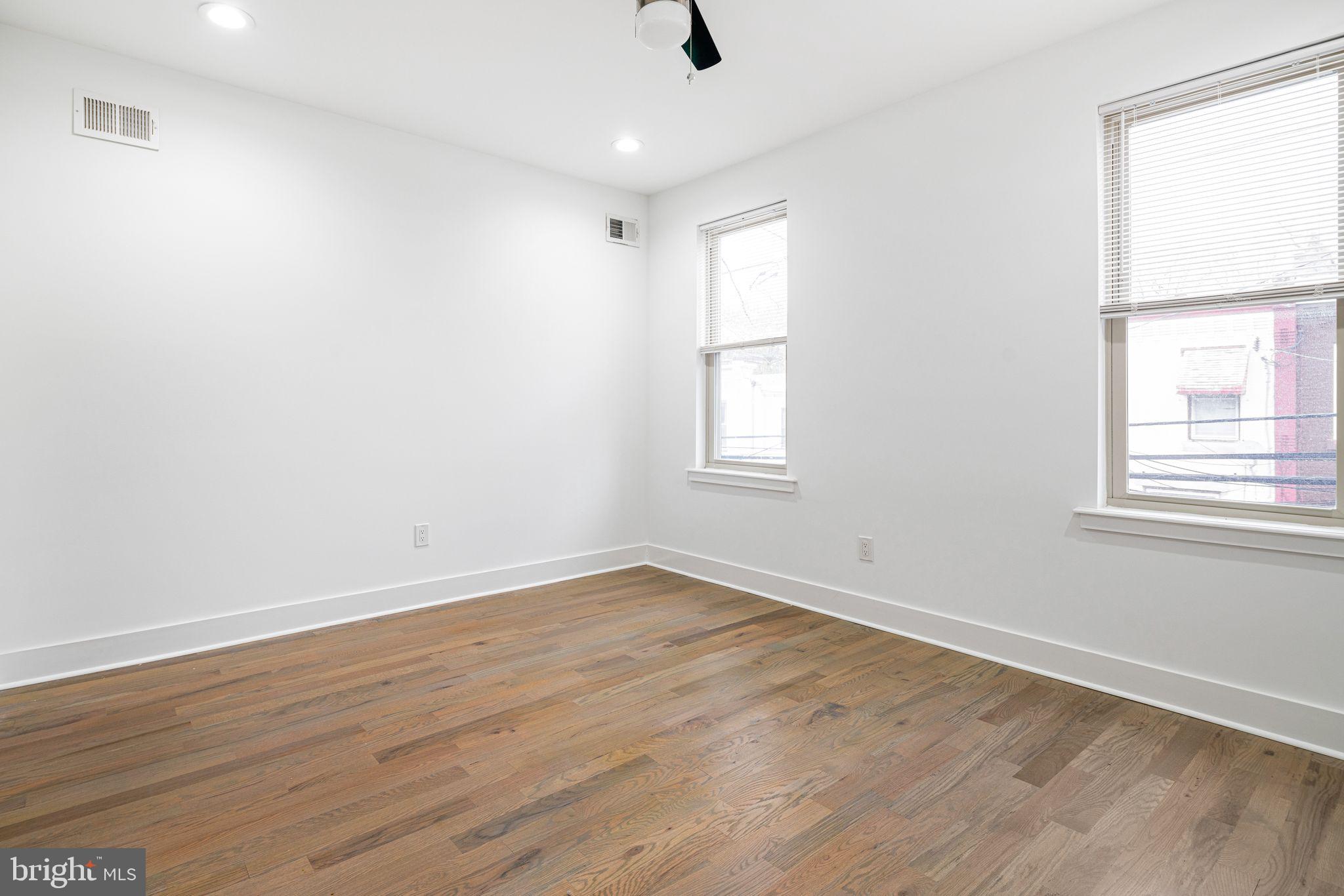 SHARSWOOD - Residential