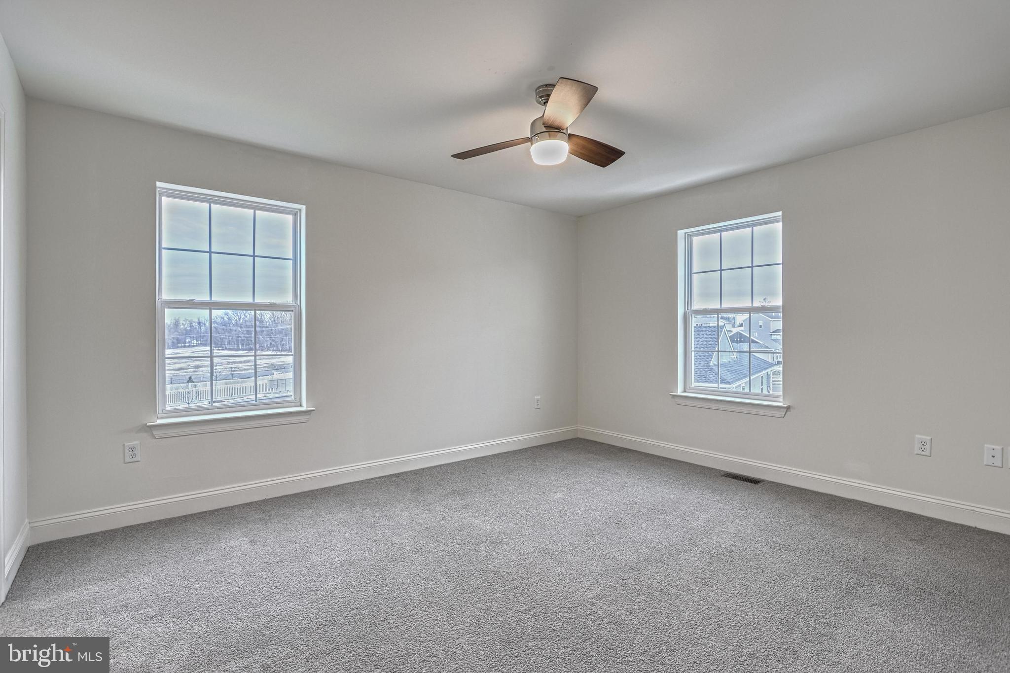 WINDY HEIGHTS, THE NEW - Residential