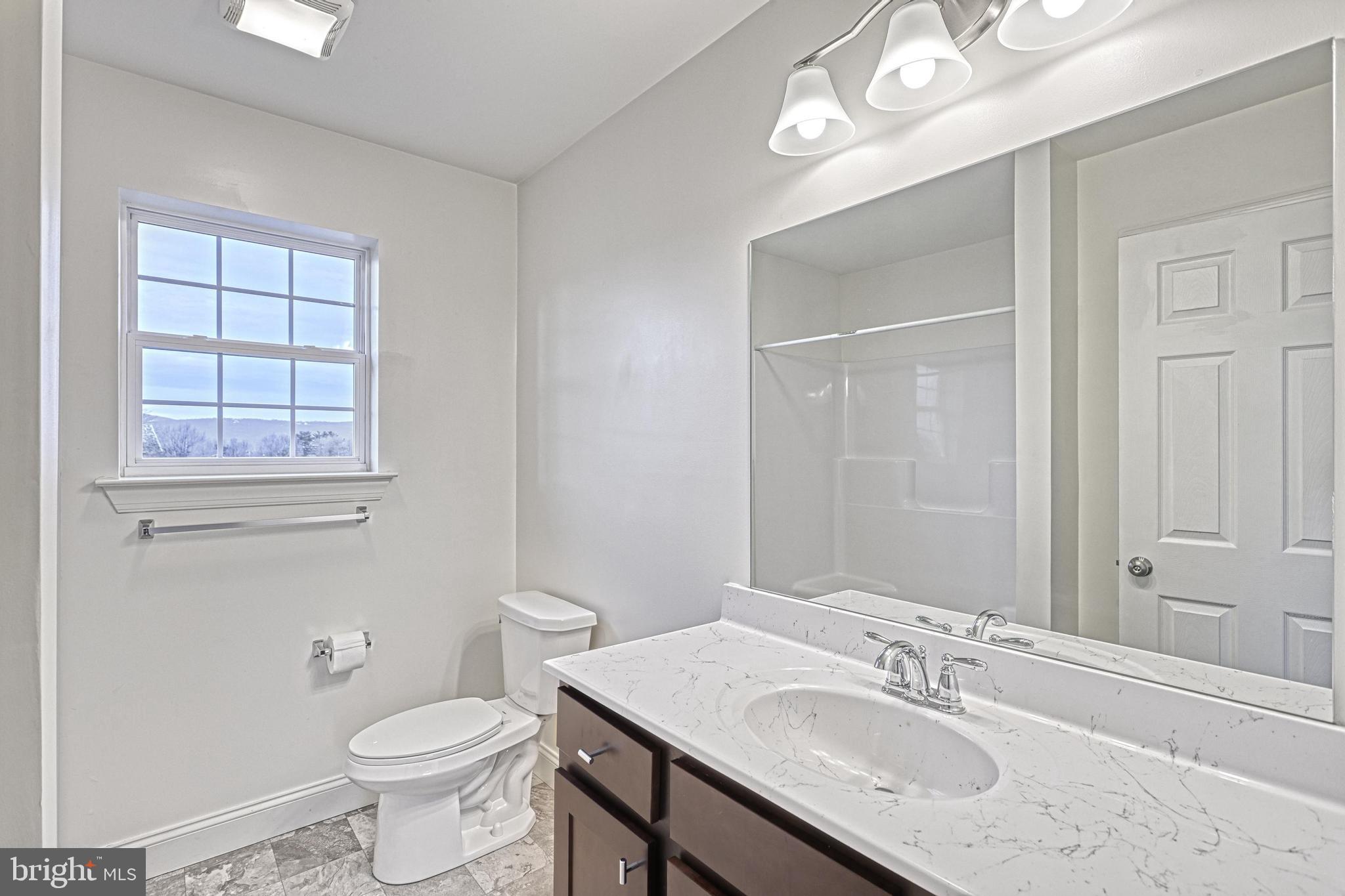 WINDY HEIGHTS, THE NEW - Residential