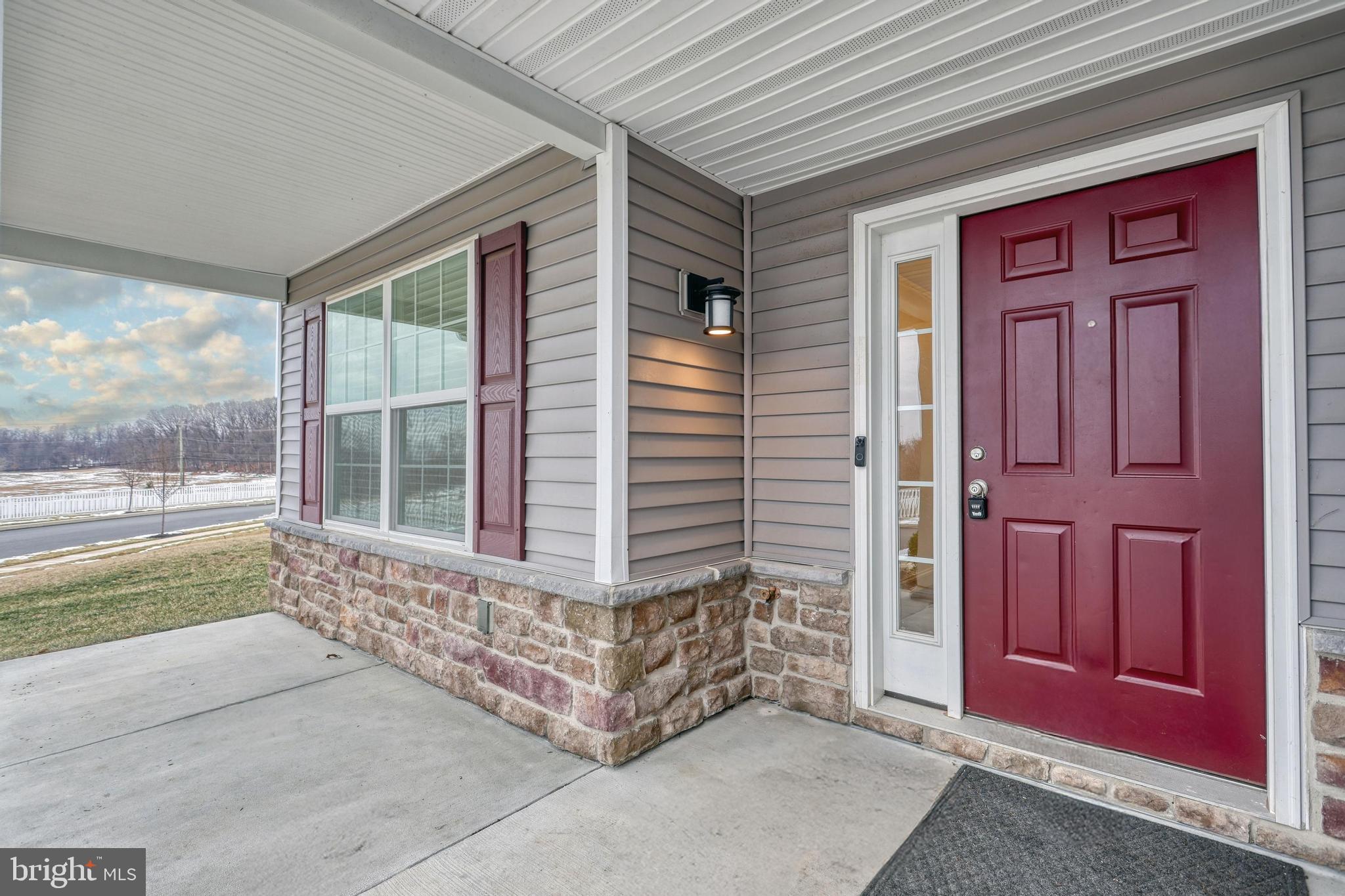 WINDY HEIGHTS, THE NEW - Residential