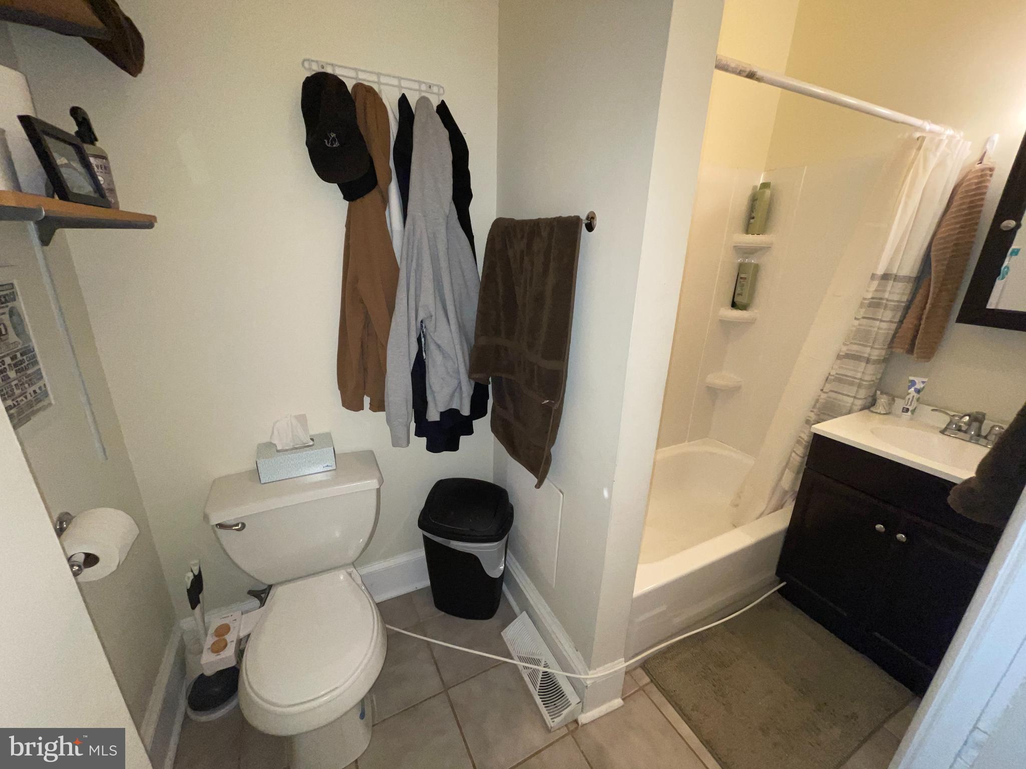 UNIVERSITY CITY - Residential Lease