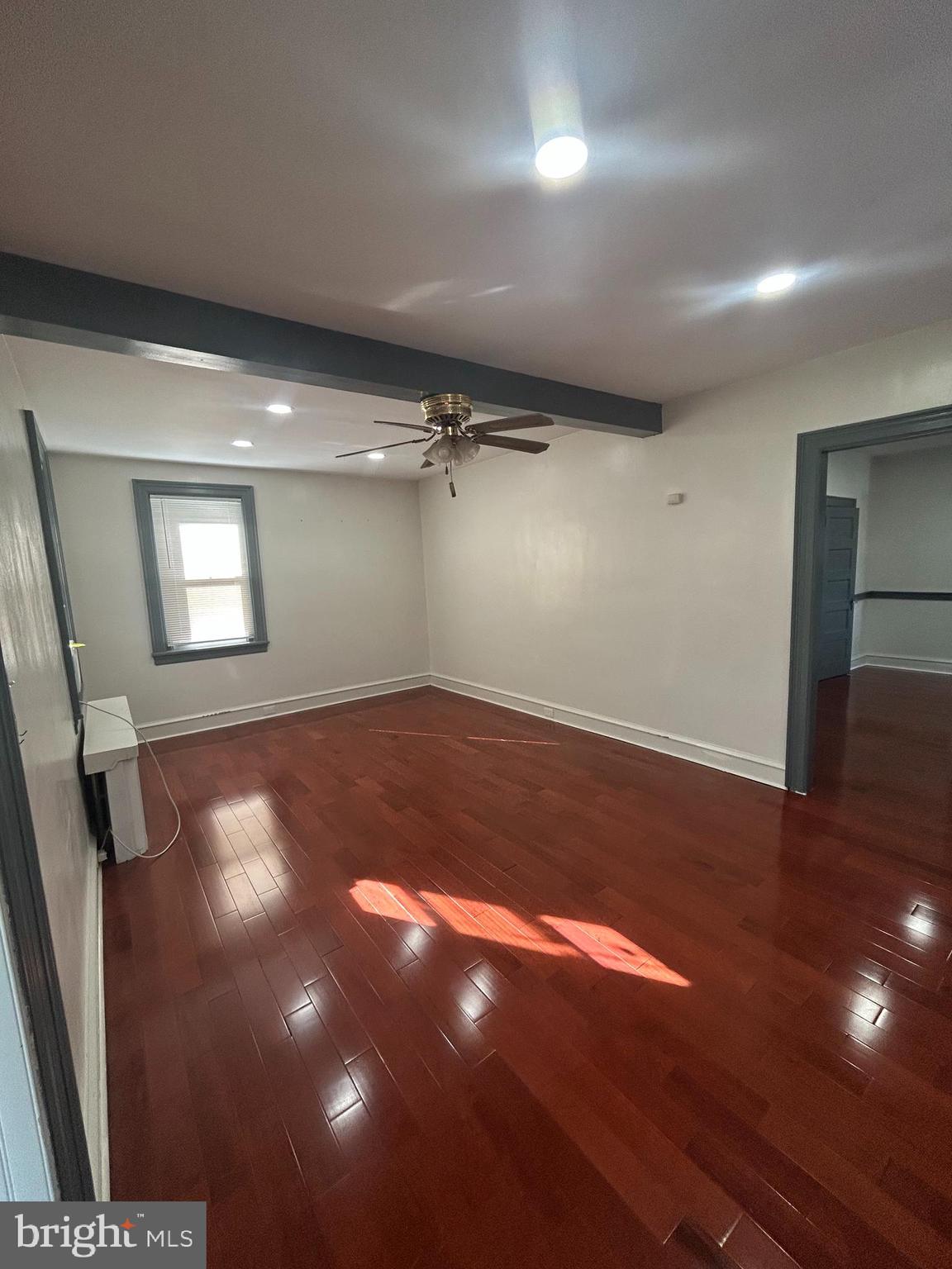 ROSLYN - Residential
