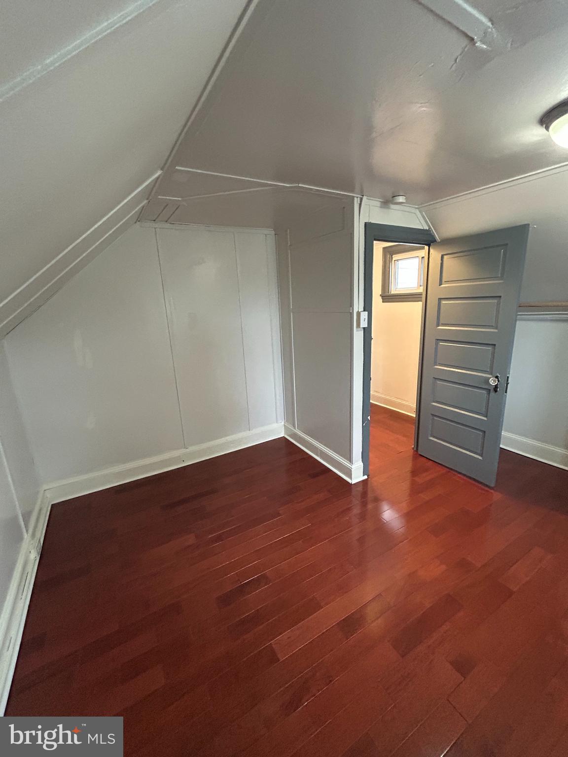 ROSLYN - Residential
