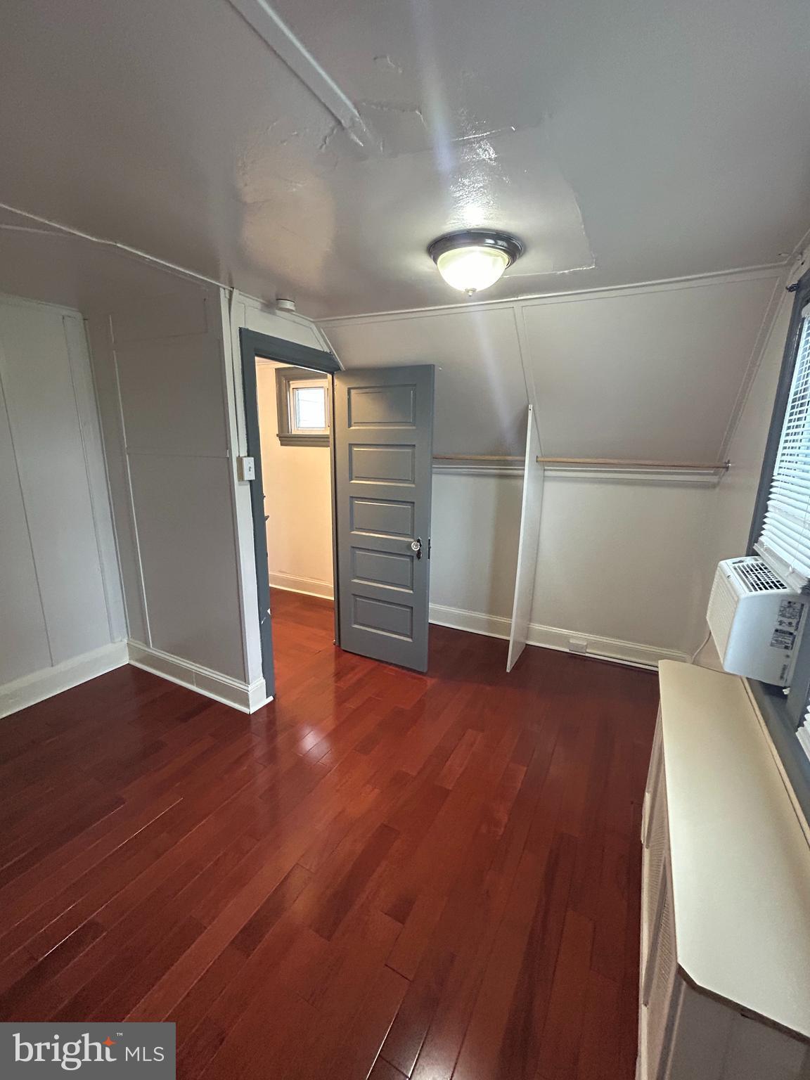 ROSLYN - Residential