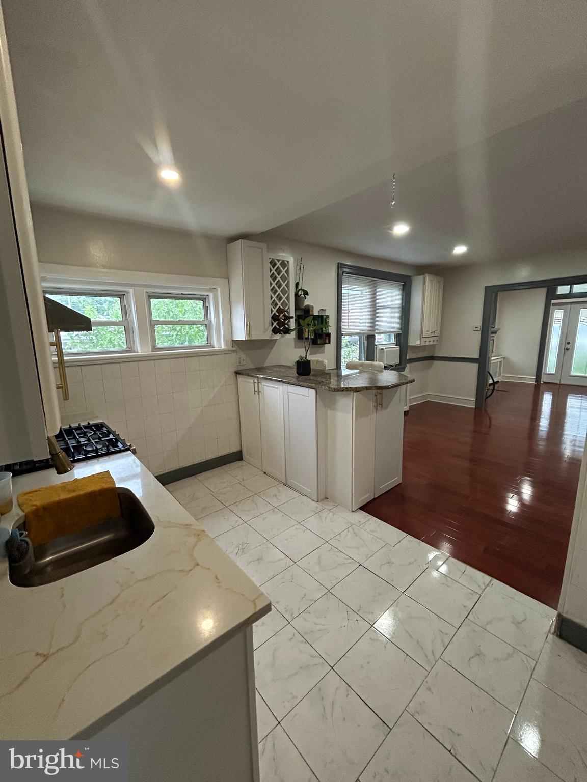 ROSLYN - Residential