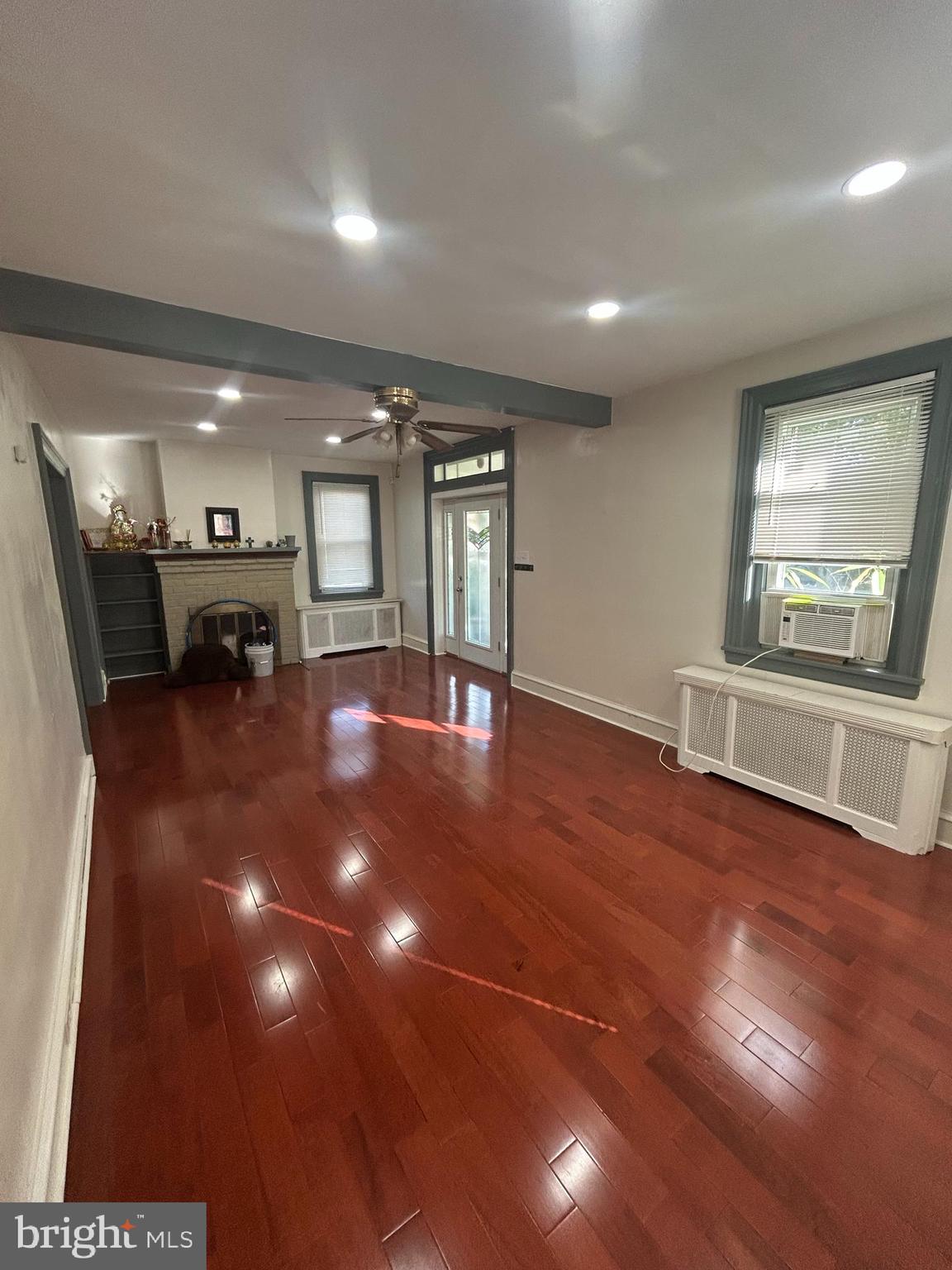 ROSLYN - Residential