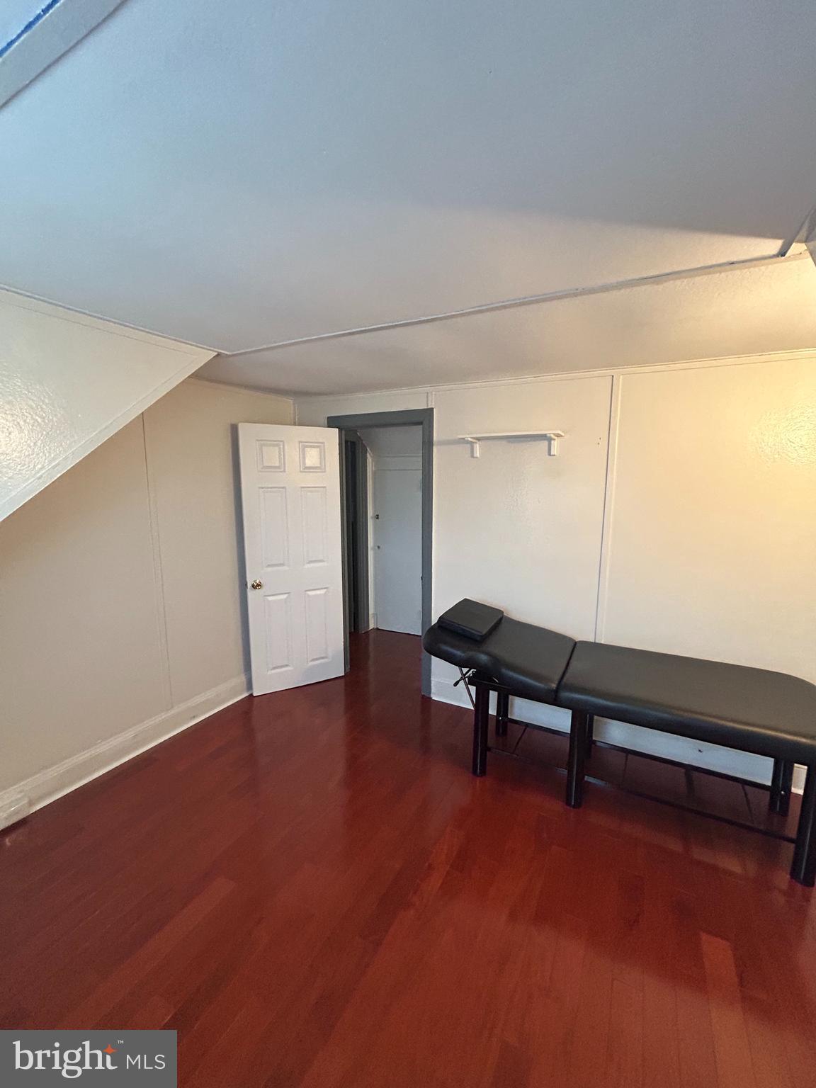 ROSLYN - Residential