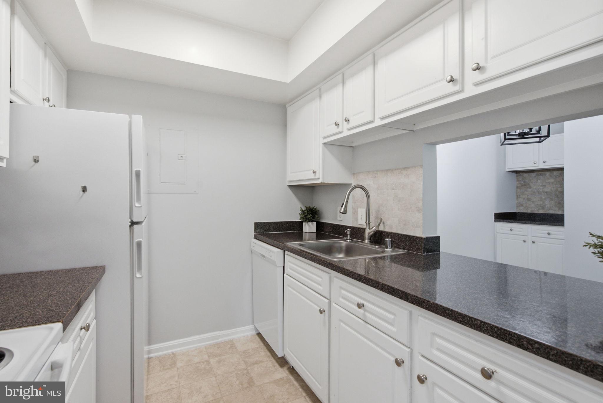 FLOWER HILL - Residential