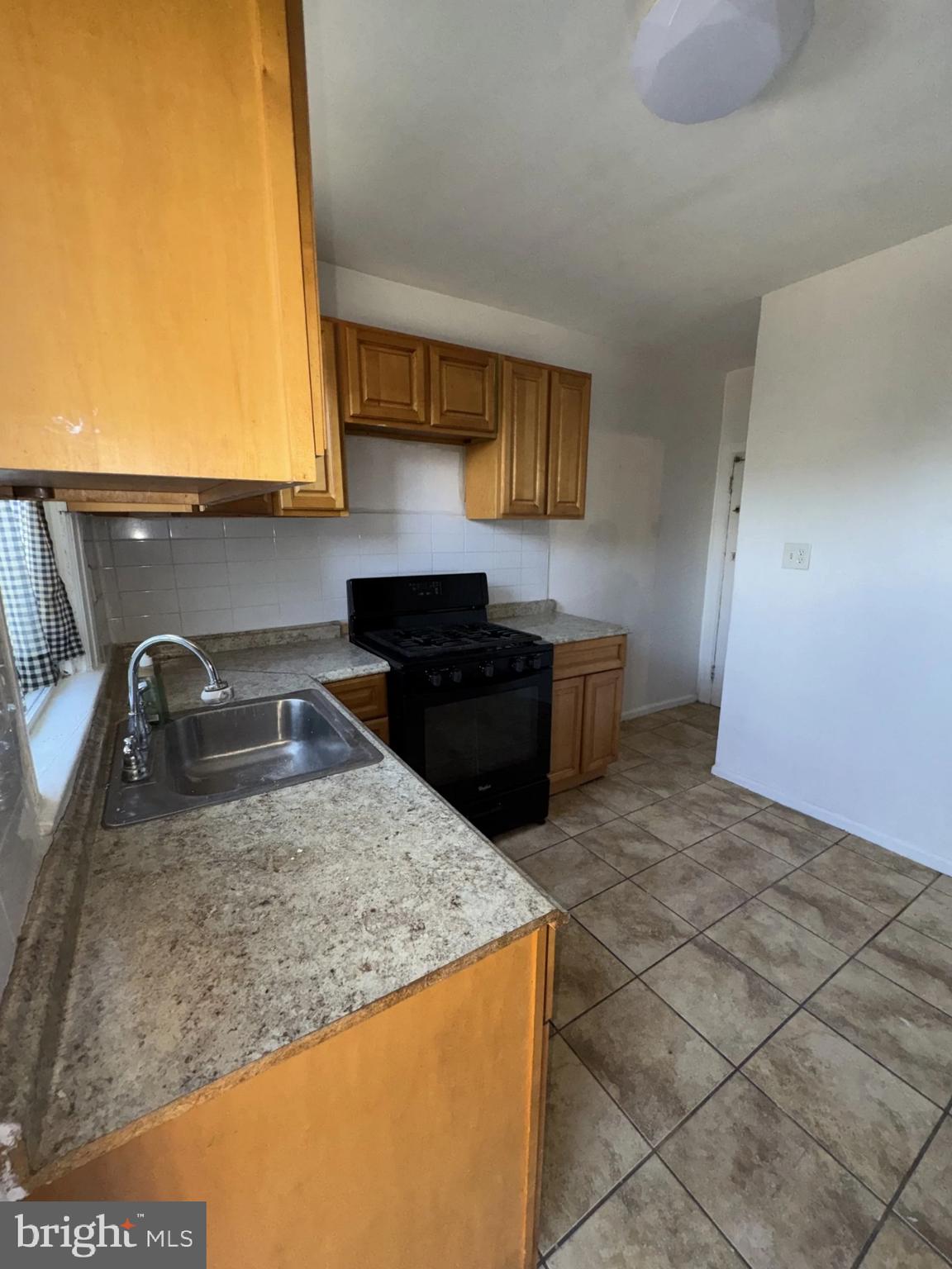 WEST OAK LANE - Residential