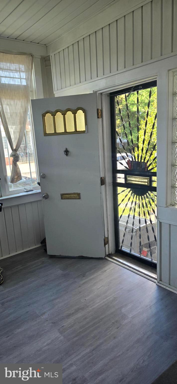 WEST OAK LANE - Residential