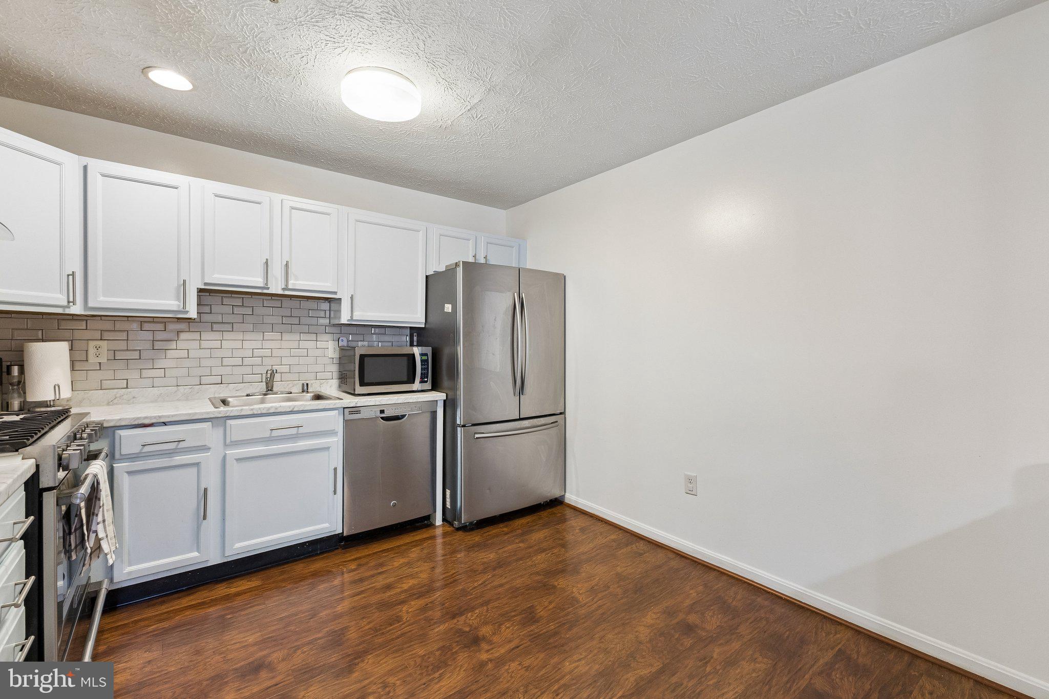 ASBURY WOODS - Residential
