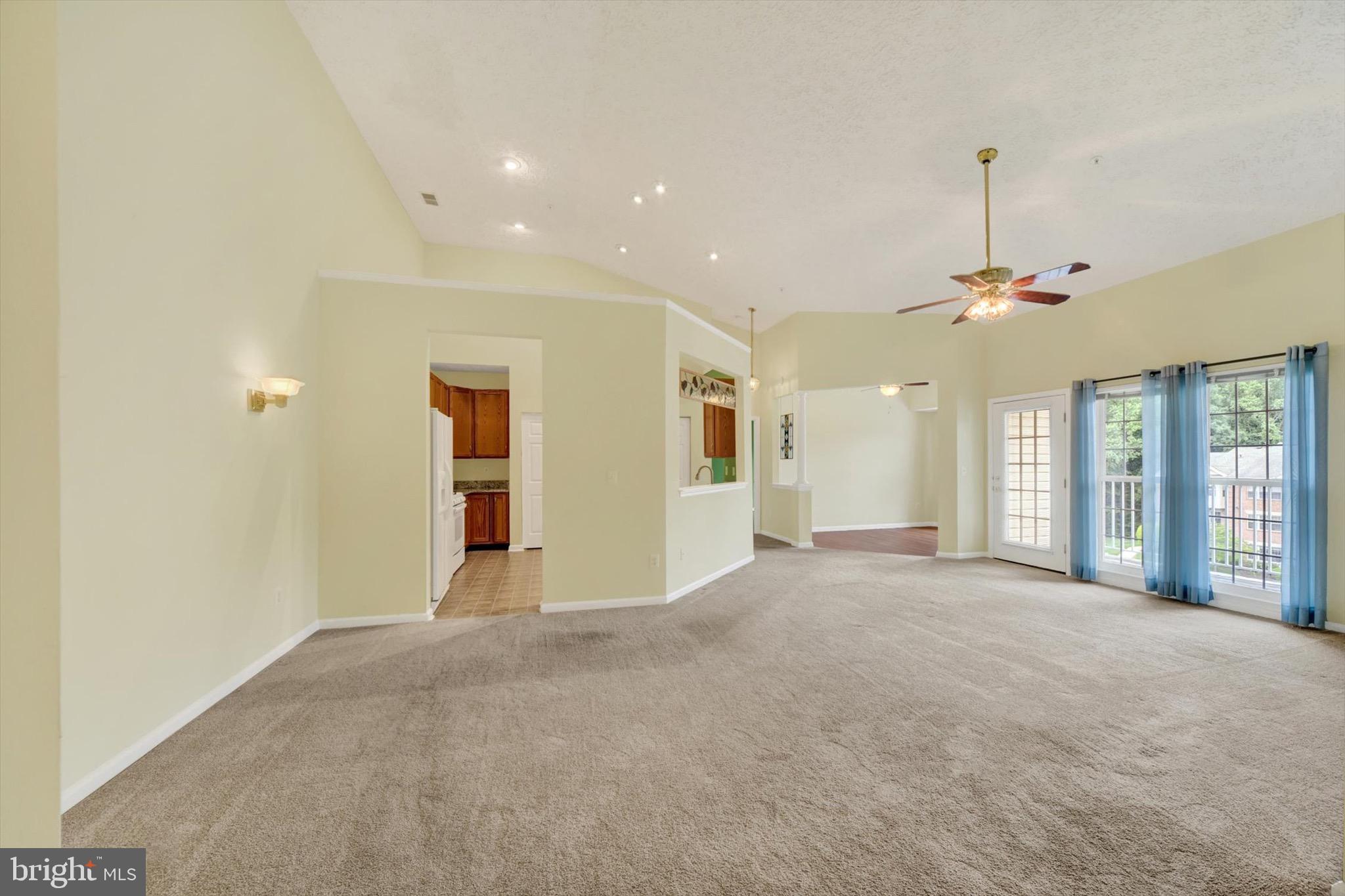 THE COURTYARDS AT POND - Residential