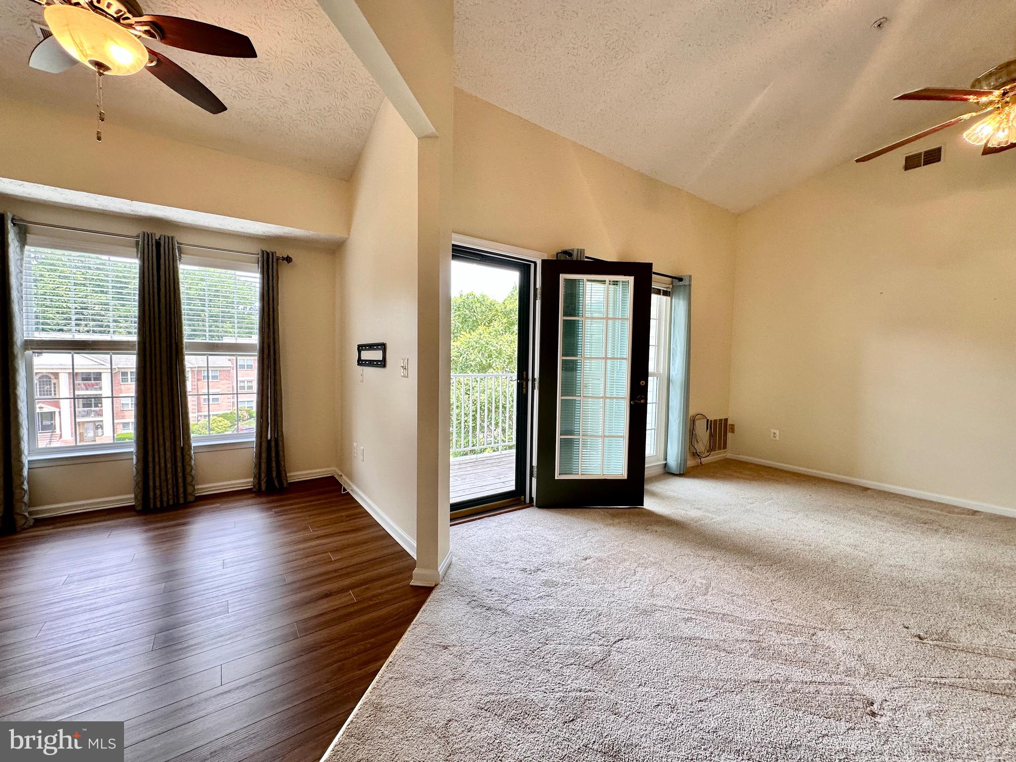 THE COURTYARDS AT POND - Residential