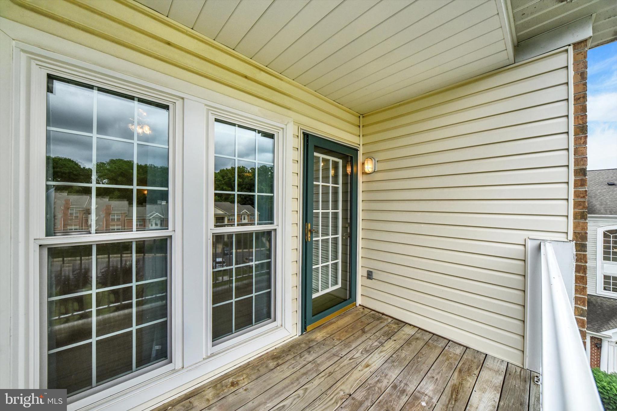 THE COURTYARDS AT POND - Residential