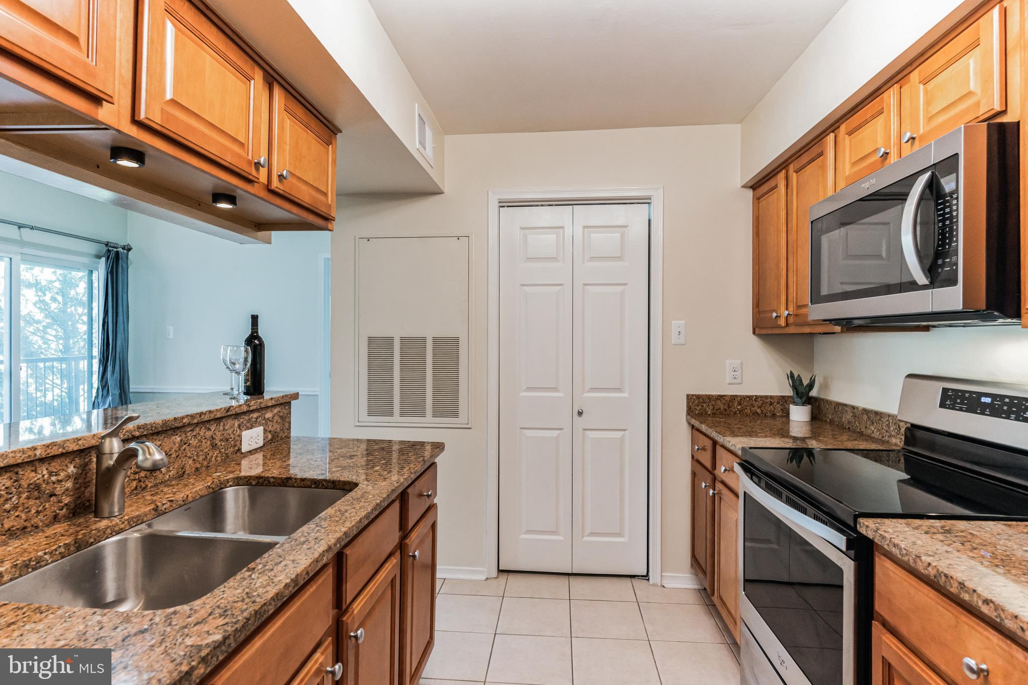 POINTE AT PARK CENTER - Residential