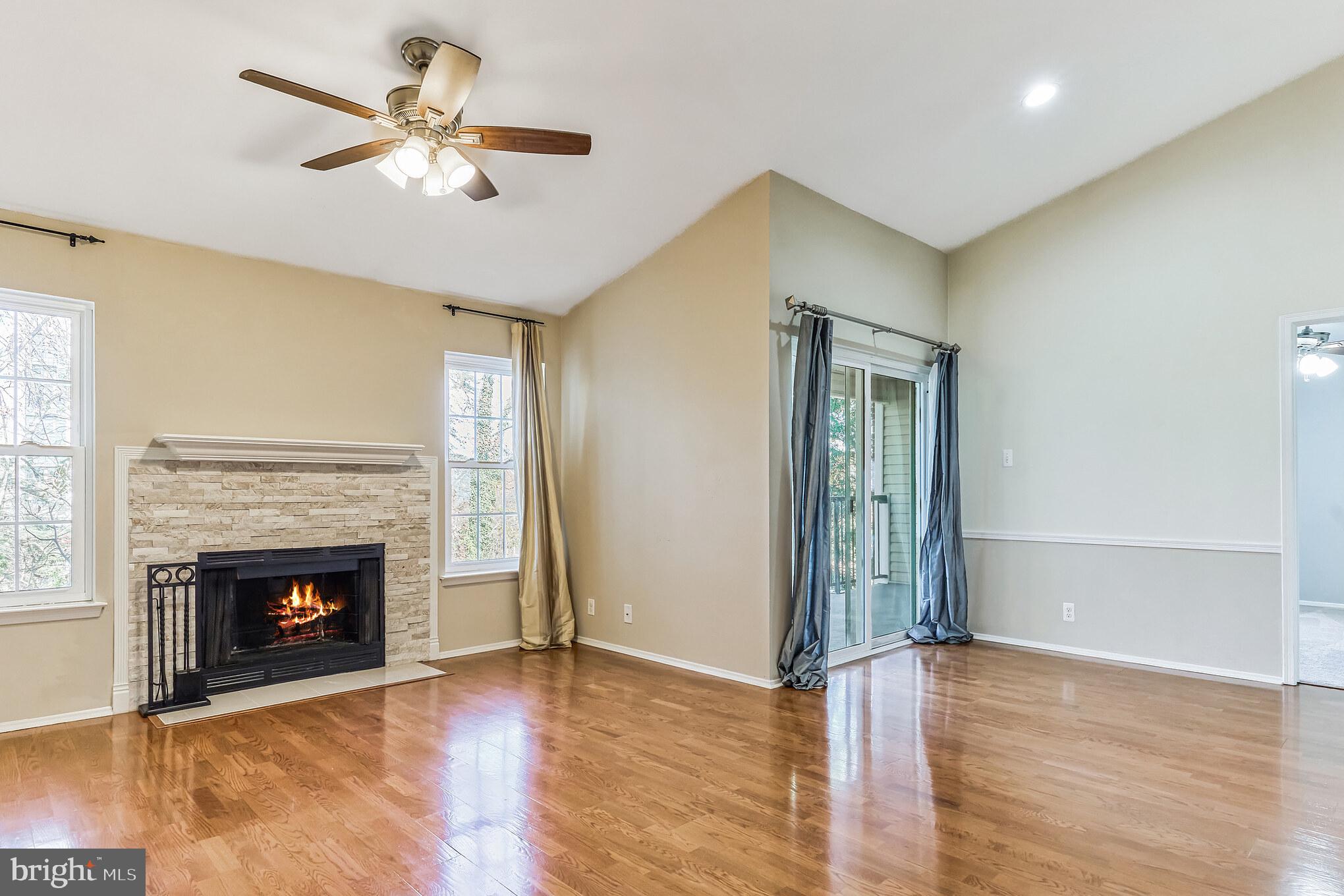 POINTE AT PARK CENTER - Residential