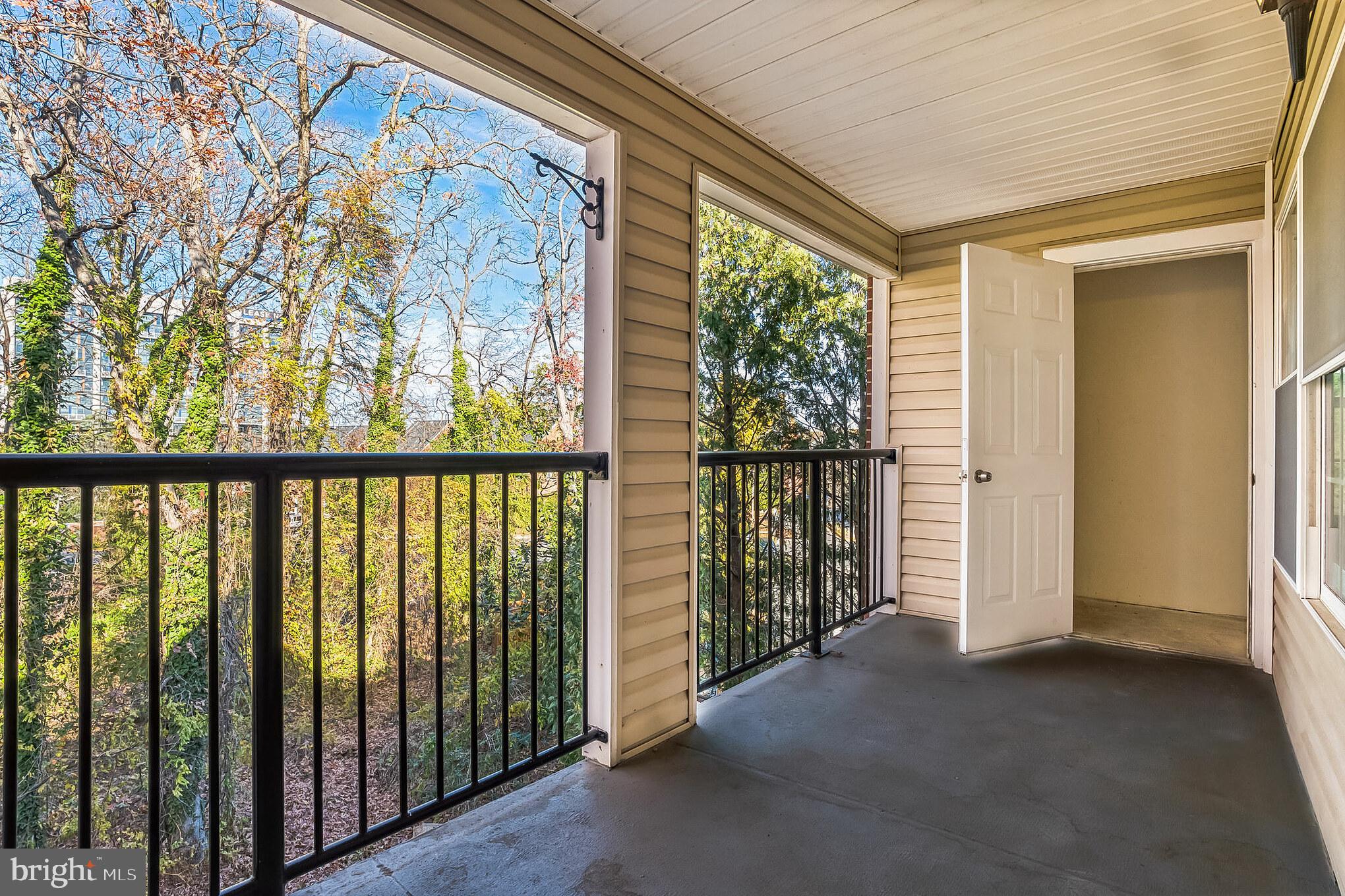 POINTE AT PARK CENTER - Residential