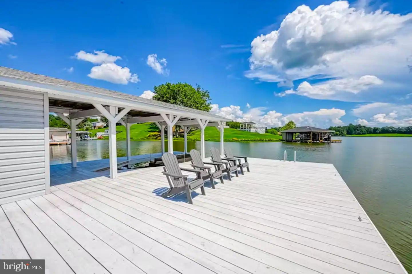 TWIN OAKS - Residential