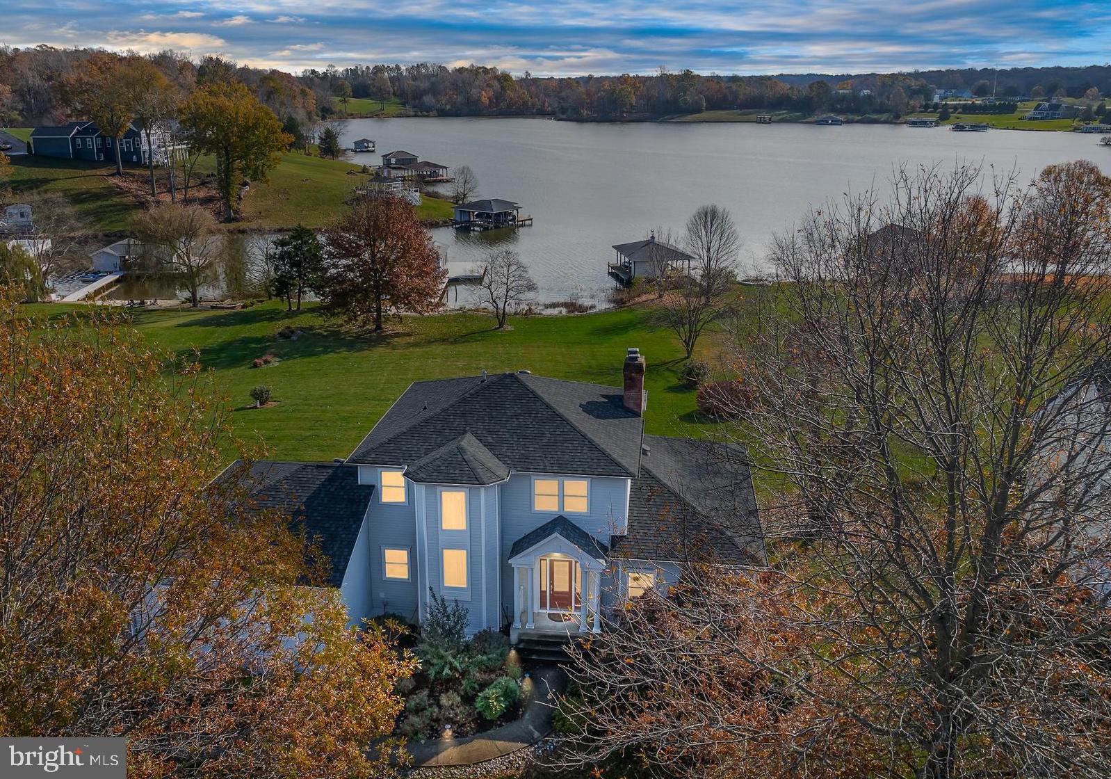 TWIN OAKS - Residential