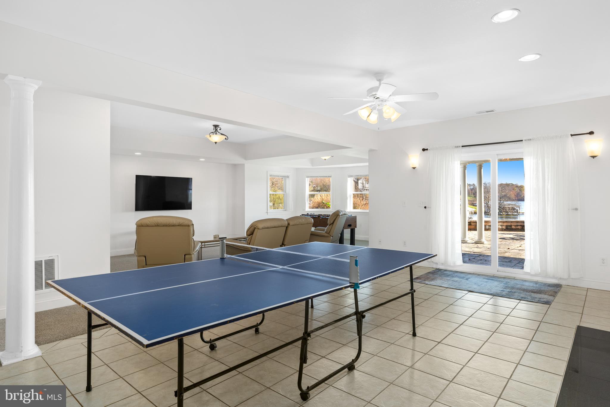 TWIN OAKS - Residential