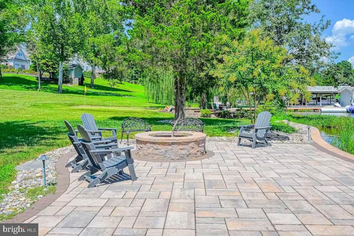 TWIN OAKS - Residential