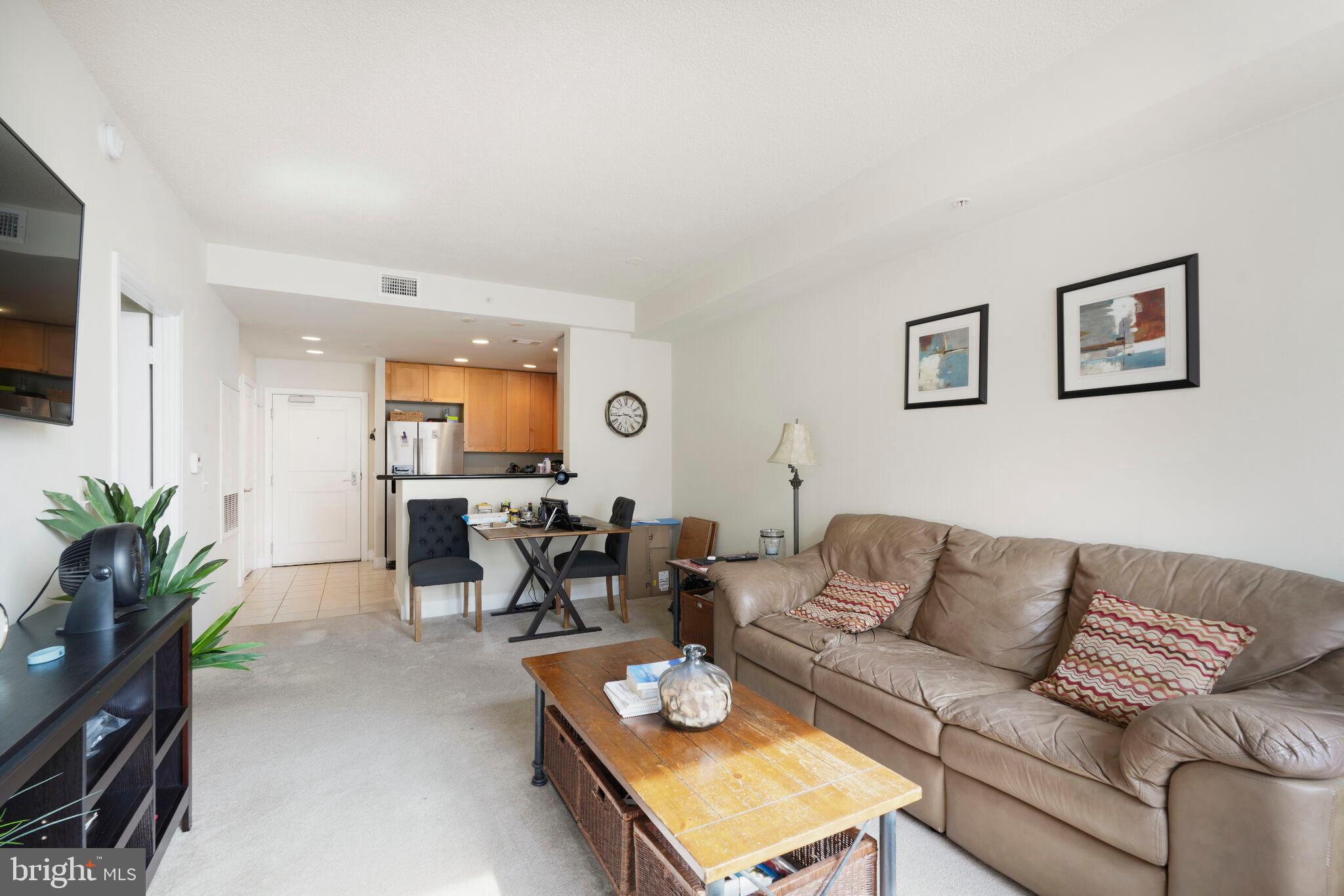 ECLIPSE ON CENTER PARK - Residential Lease