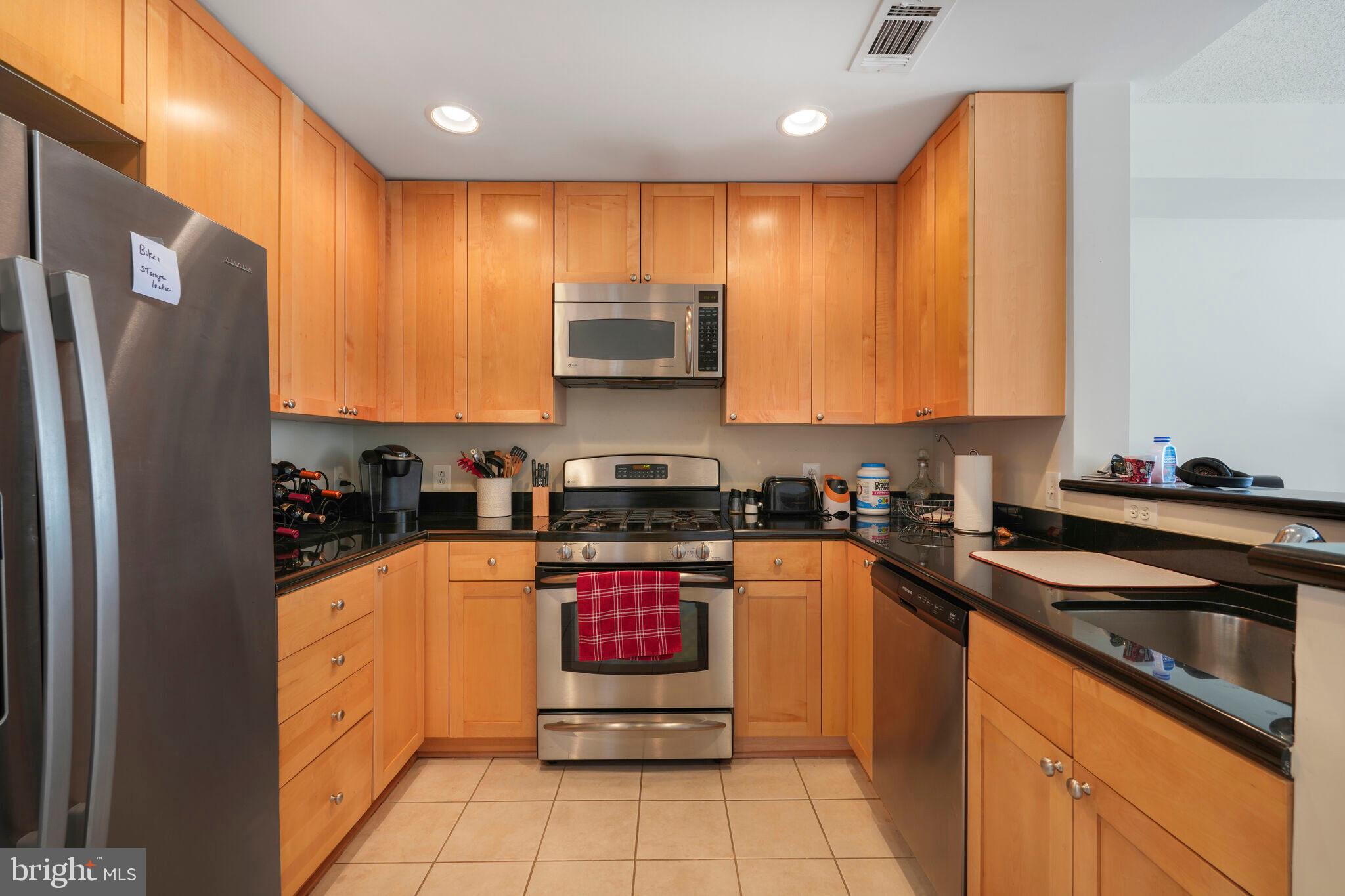 ECLIPSE ON CENTER PARK - Residential Lease
