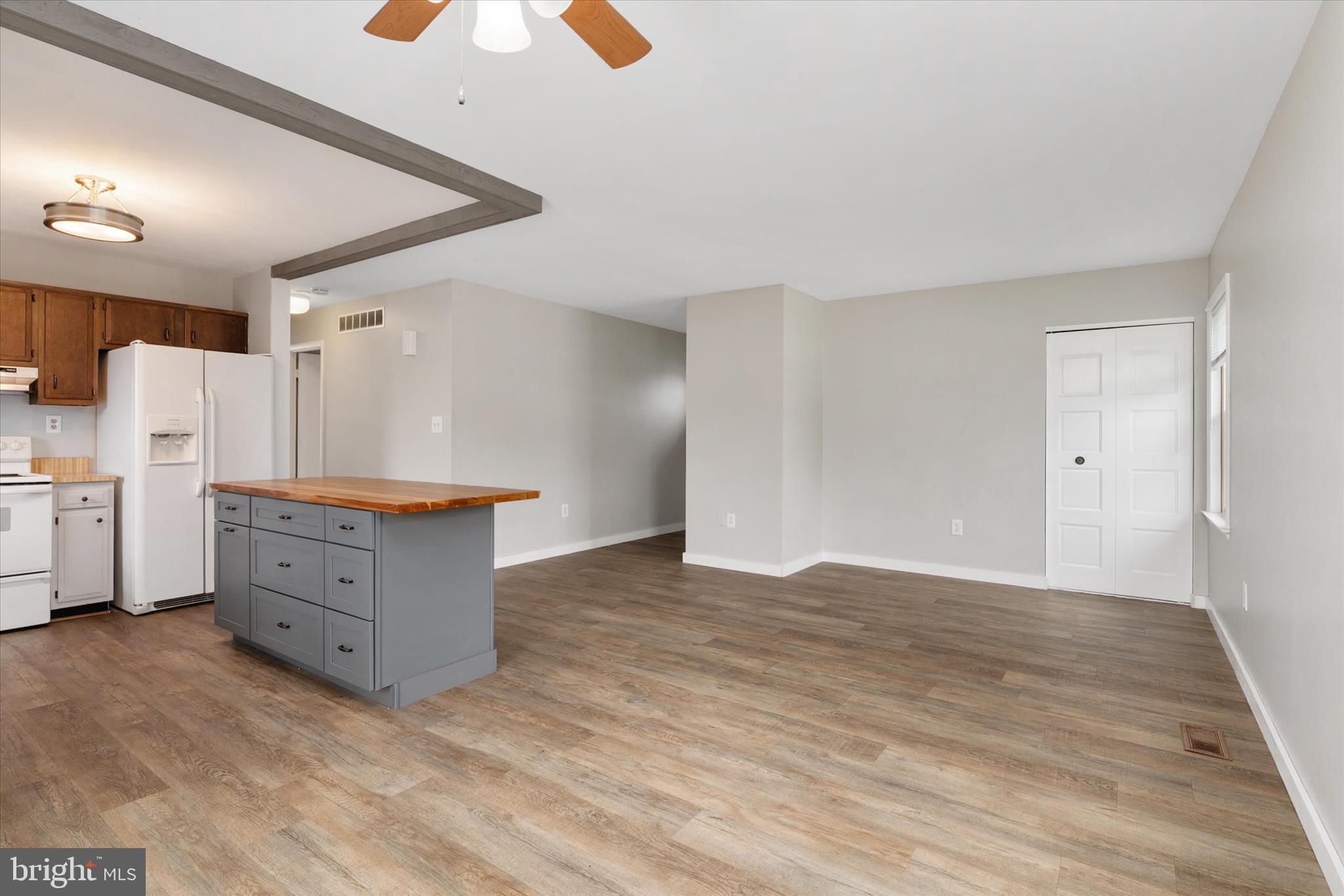 RIVIERA BEACH - Residential