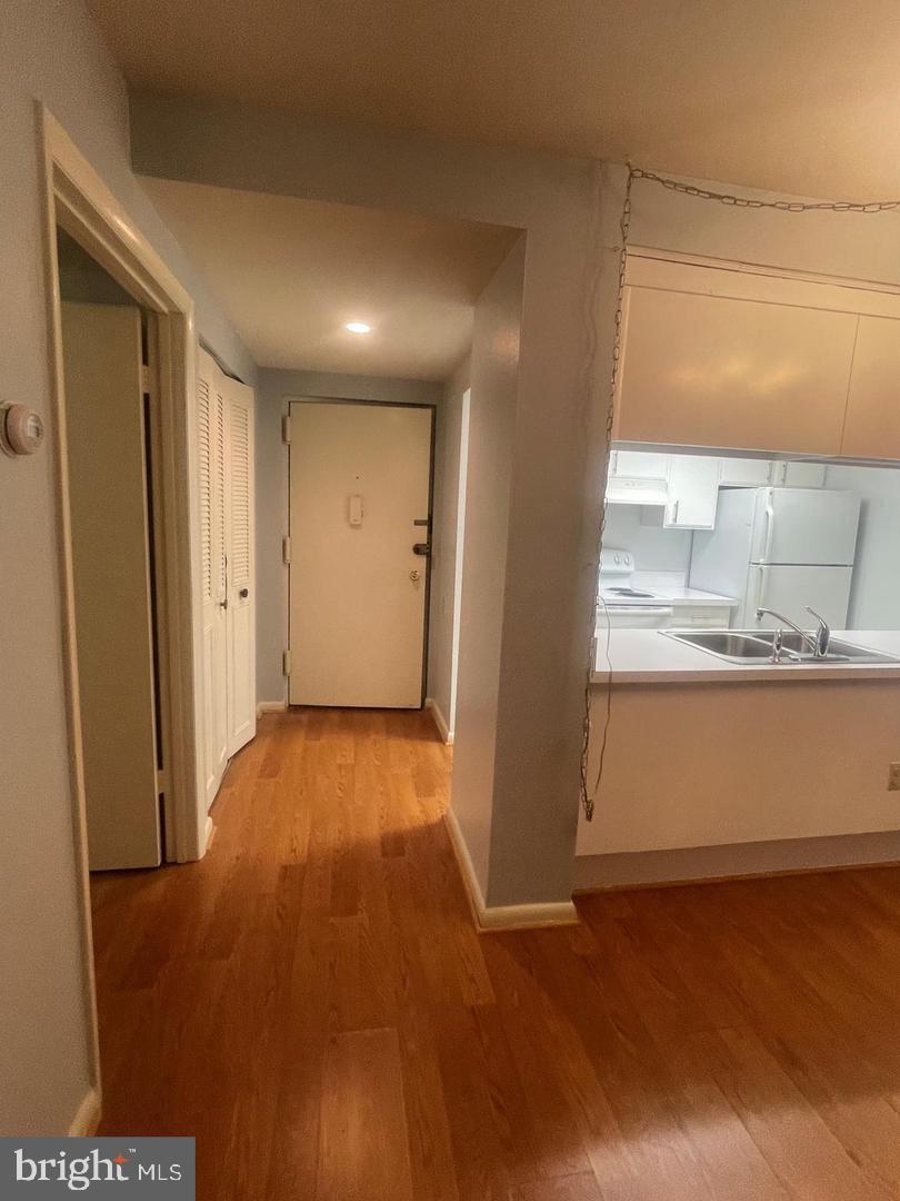 LEISURE WORLD - Residential