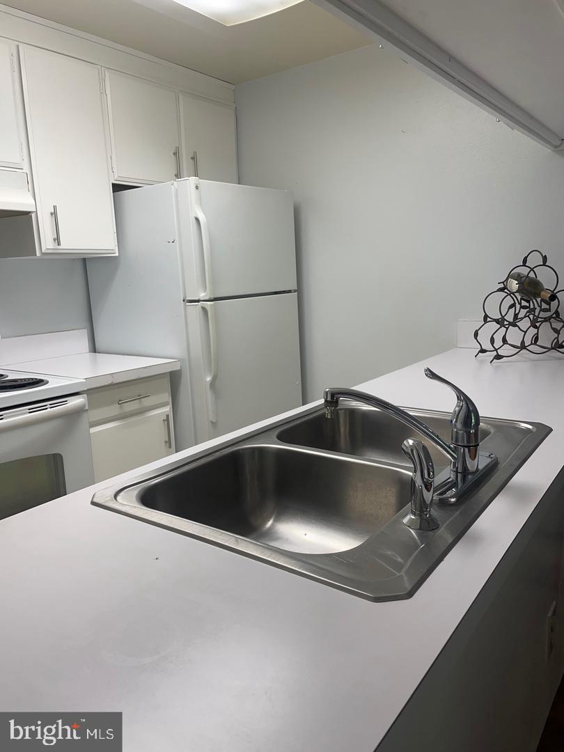 LEISURE WORLD - Residential