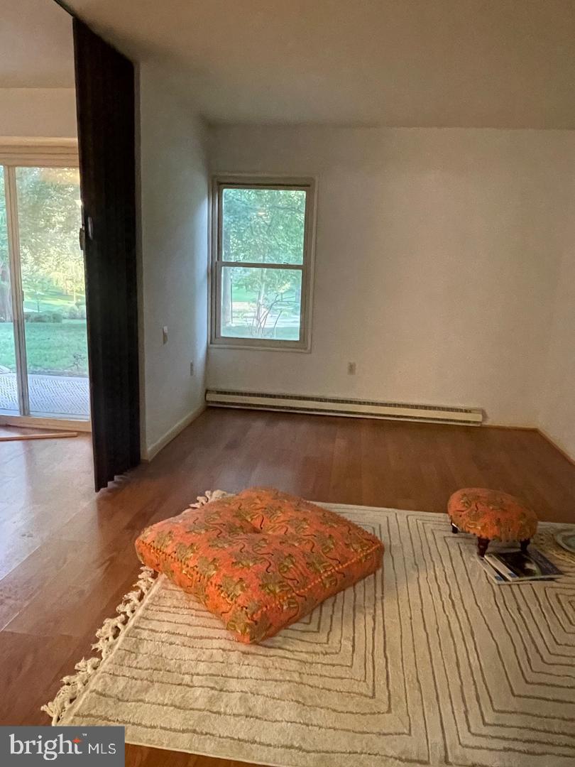 LEISURE WORLD - Residential